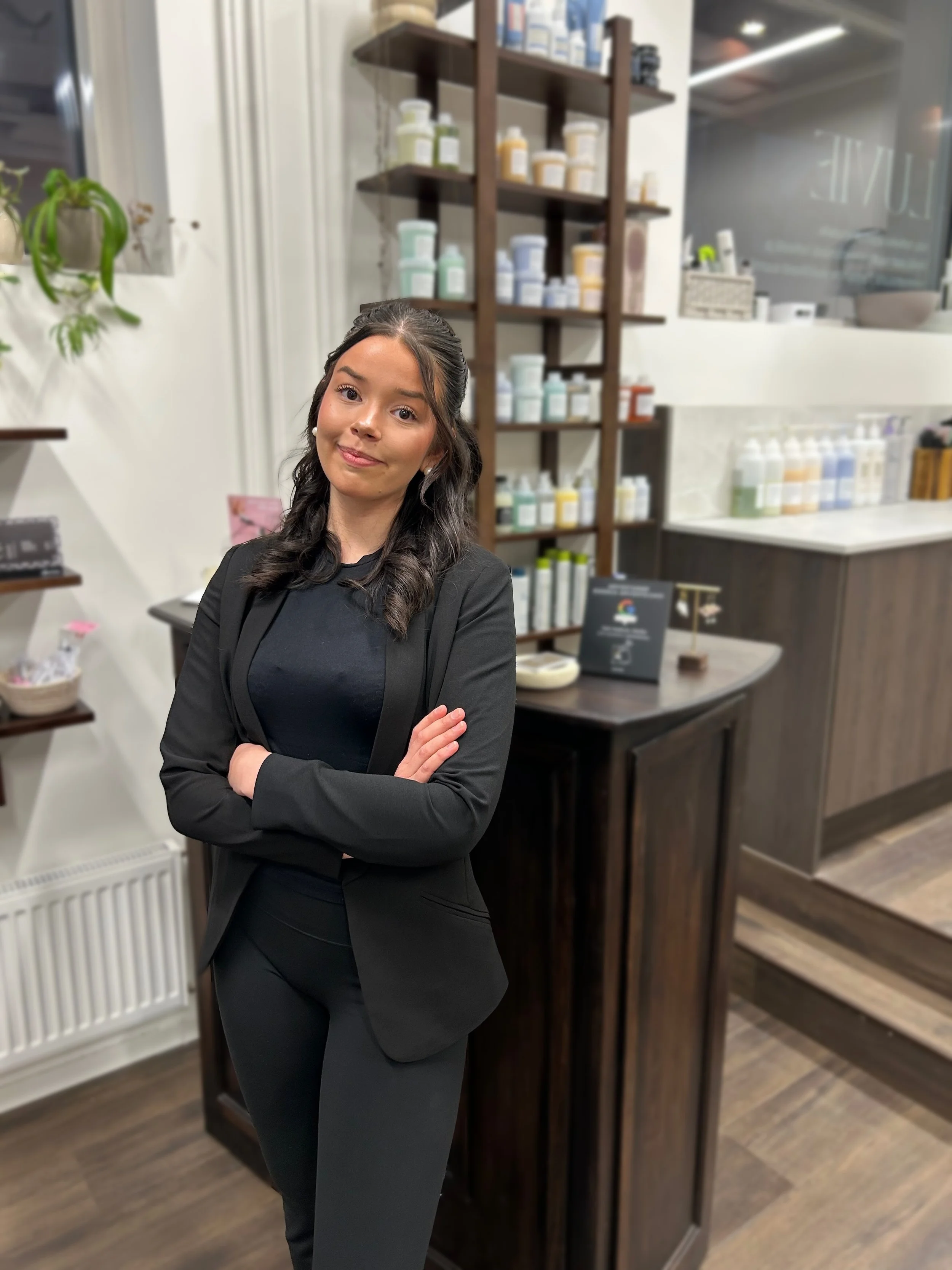 Beauty Luvie parturi-kampaaja Jemila
