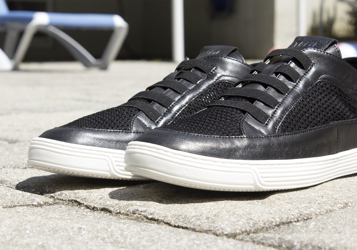 Black-mesh-low-front-right2.jpg
