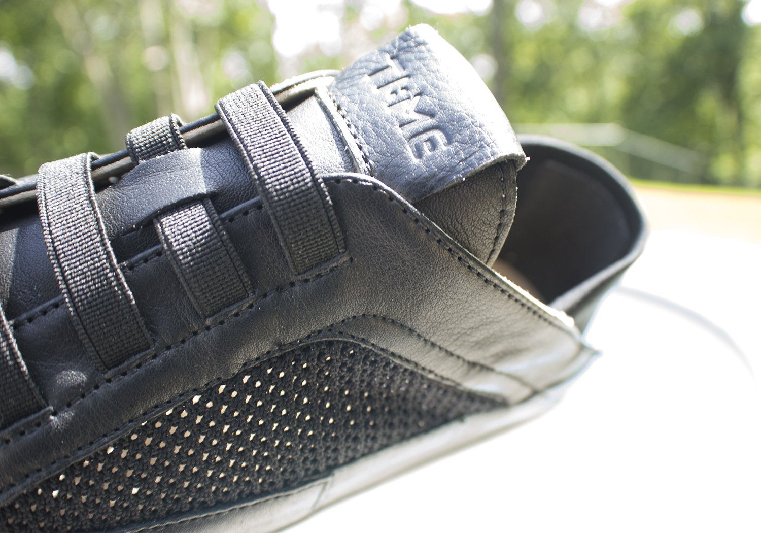 Black-mesh-low-front-right7.jpg