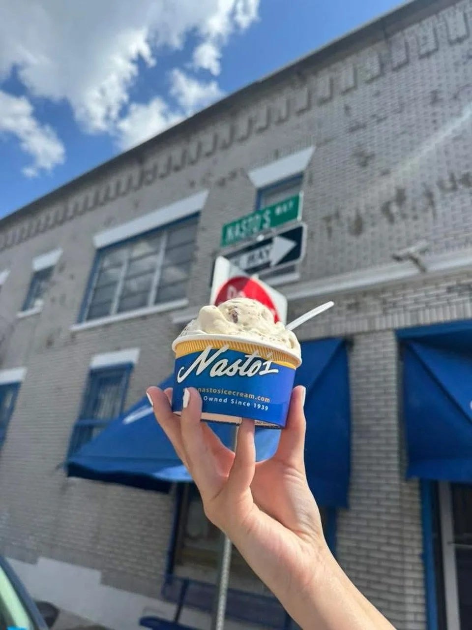 Sunday Funday 🍨☀️🍨 swing by for a cup, cone or milkshake today. Our hours: Newark 12-8 &amp; Woodbridge 12-10. #treatyourself #springtime #may #Nastosicecream #nastoswoodbridge