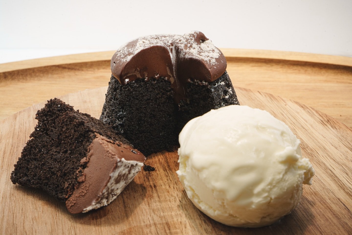 Celebrate Mom with something rich, warm, and made to melt hearts. ❤️🍫🍨 Our Molten Lava cake is the perfect Mother&rsquo;s Day treat! #lavavcake #vanillaicecream #mothersday #Nastosicecream #nastoswoodbridge