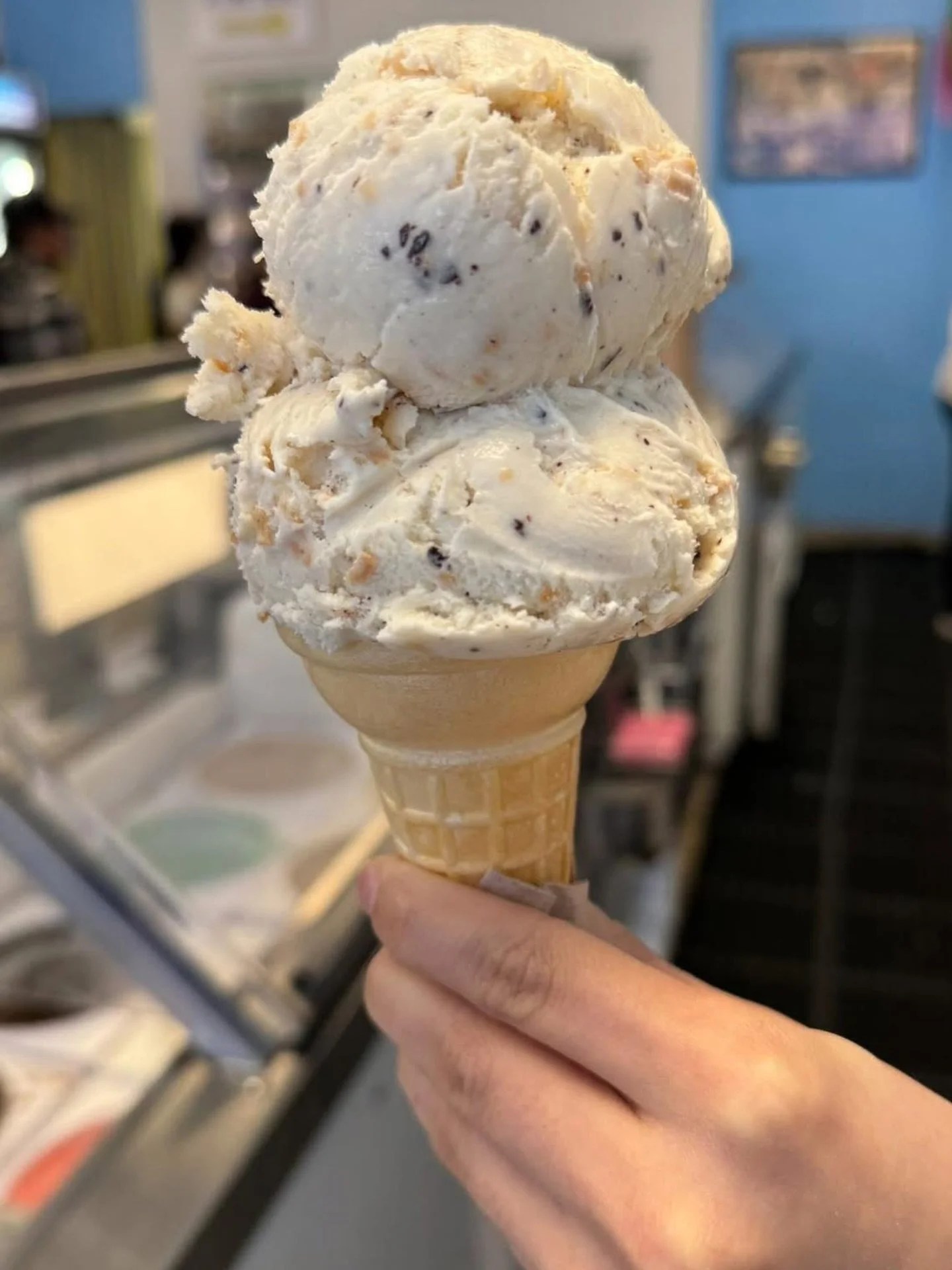 Coco Loco is vanilla base ice cream with toasted coconut and chocolate chunks 🍨🥥🍫 #tuesday #icecreamlovers #may #Nastosicecream #nastoswoodbridge