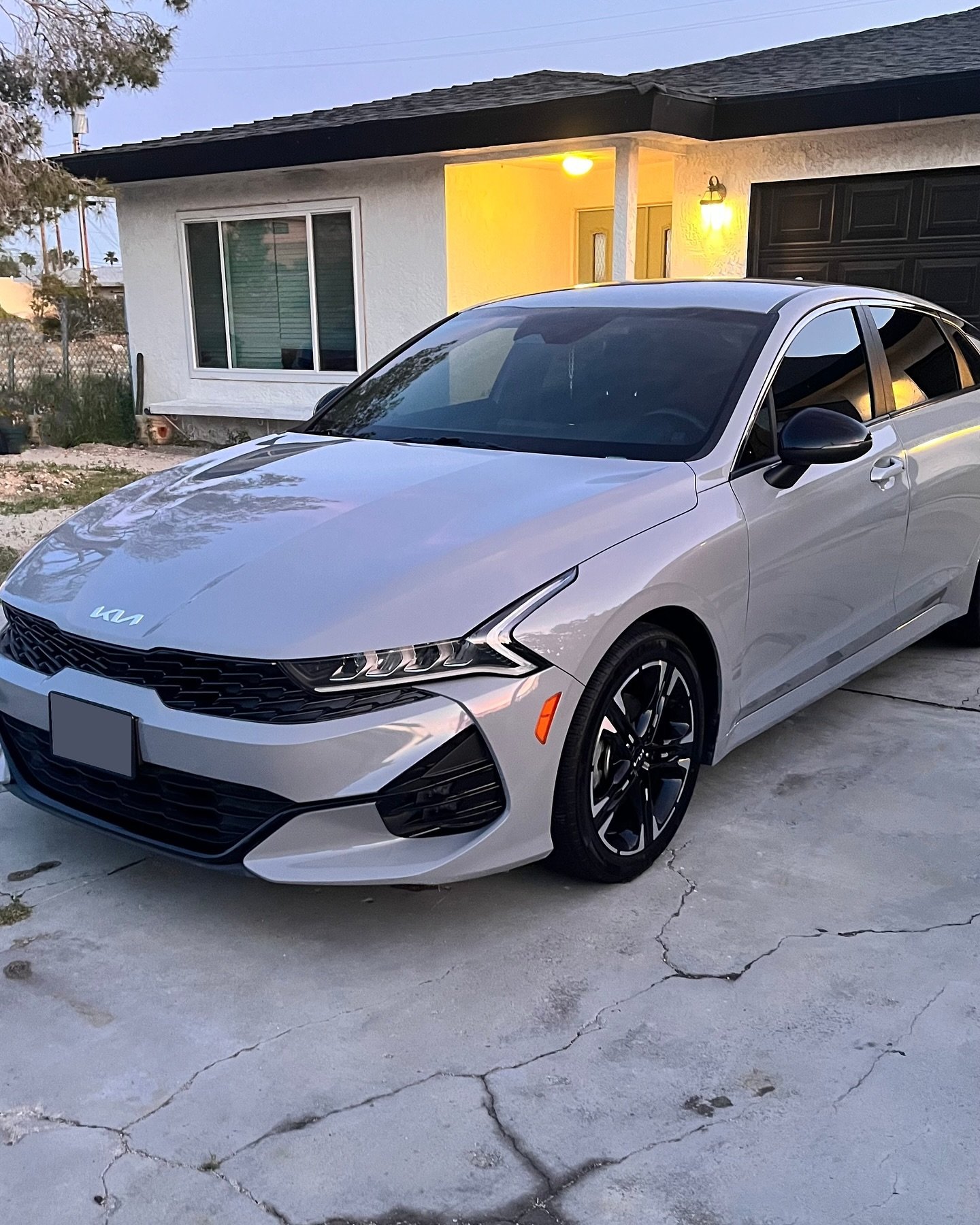 Gave this Kia a much needed wash🧼 , was covered in mud and sand. Topped off with wax to bring the paint&rsquo;s color and gloss back.

Service Received
🔸Breezy Detail

#detailing #deserthotsprings #palmspringslife #palmsprings #coachella #mobiledet