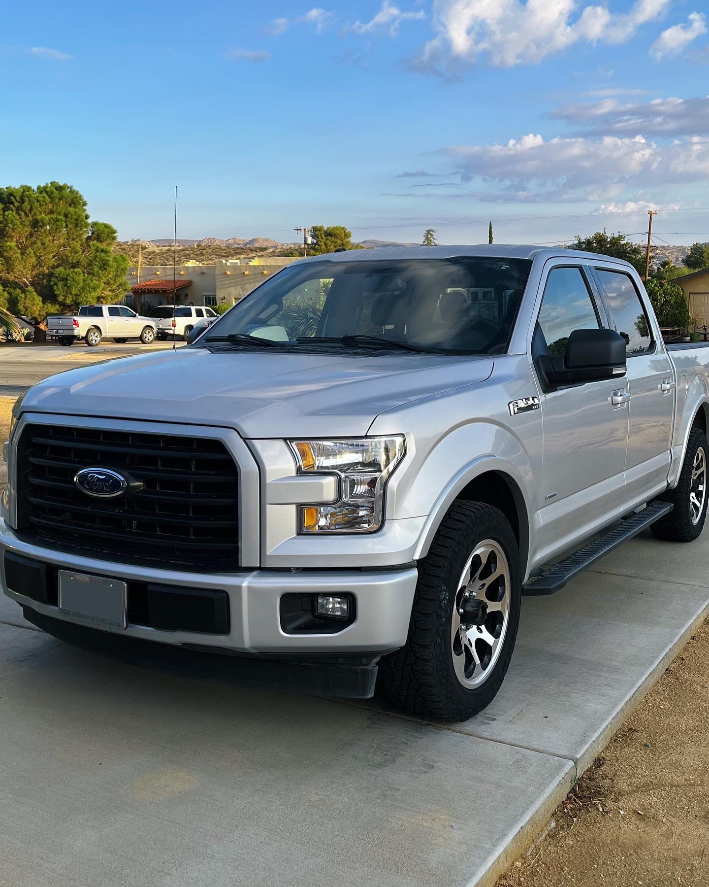 Client in for a maintenance wash. Last time we worked on this truck it received an exterior black plastic trim restoration and it still looks brand new 🤩

🔸 Maintenance Wash
➥ Breezy Exterior Wash
➥ Pet Hair Removal
➥ Hard Water Spot Removal
➥ Inte
