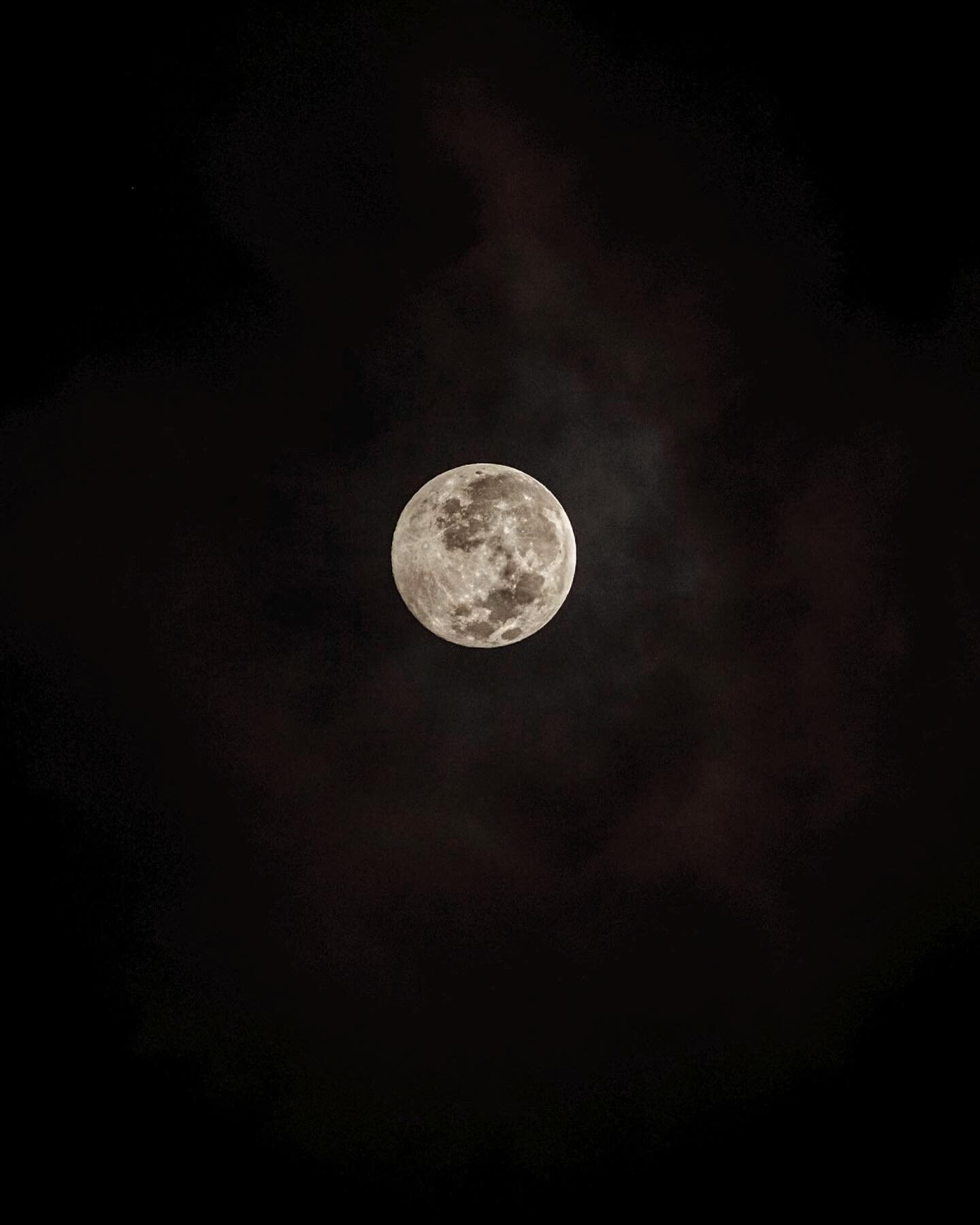 Today&rsquo;s full moon represents balance. Use today to observe the nature of things:

Earth
Relationships
Work/Play
Inner World
Rituals and Routines

Where could you notice and allow more balance within these areas of your life? Remember, balance d