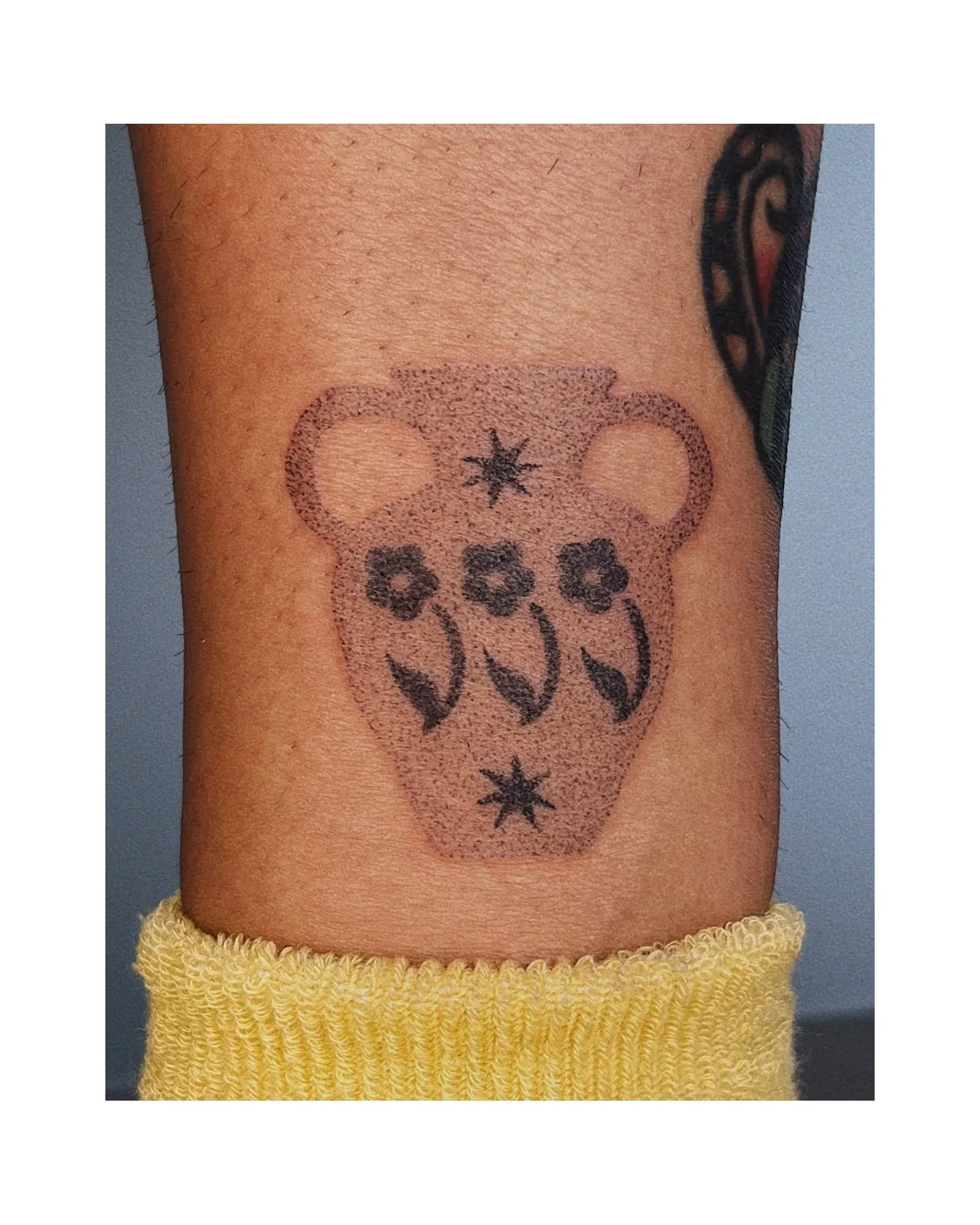 fresh + healed on @boldisbetterbaby ~ we turned one of my sticker designs into a tattoo, i'm obsessed with how it turned out!