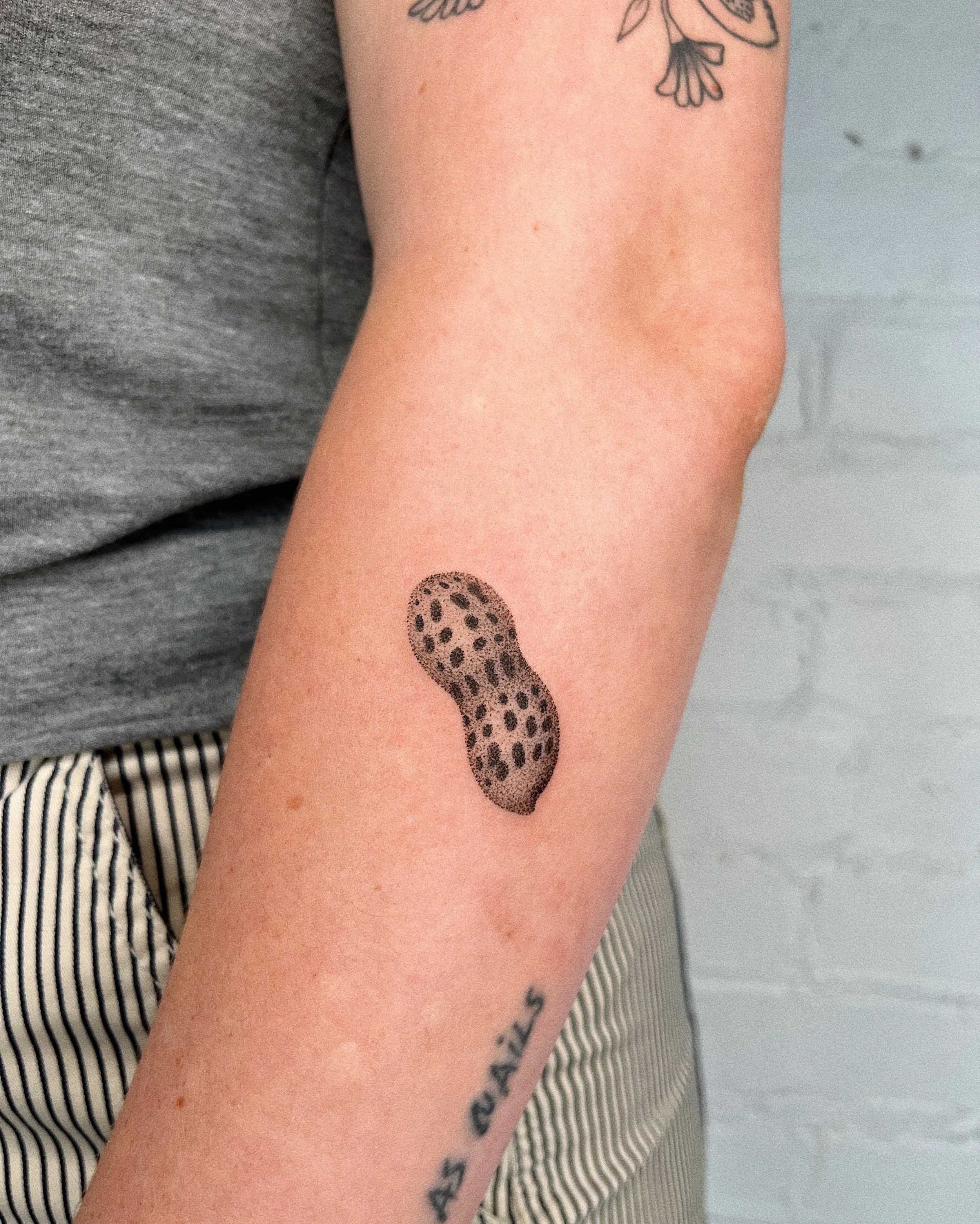 hey peanut!!!! 🥜💗 sometimes i get really in my head and crash out like how can i Improve my Operations and Optimize my Views business business boring etc&hellip; then i do a tattoo and i&rsquo;m like oh yeah tattooing is so silly and awesome lol
