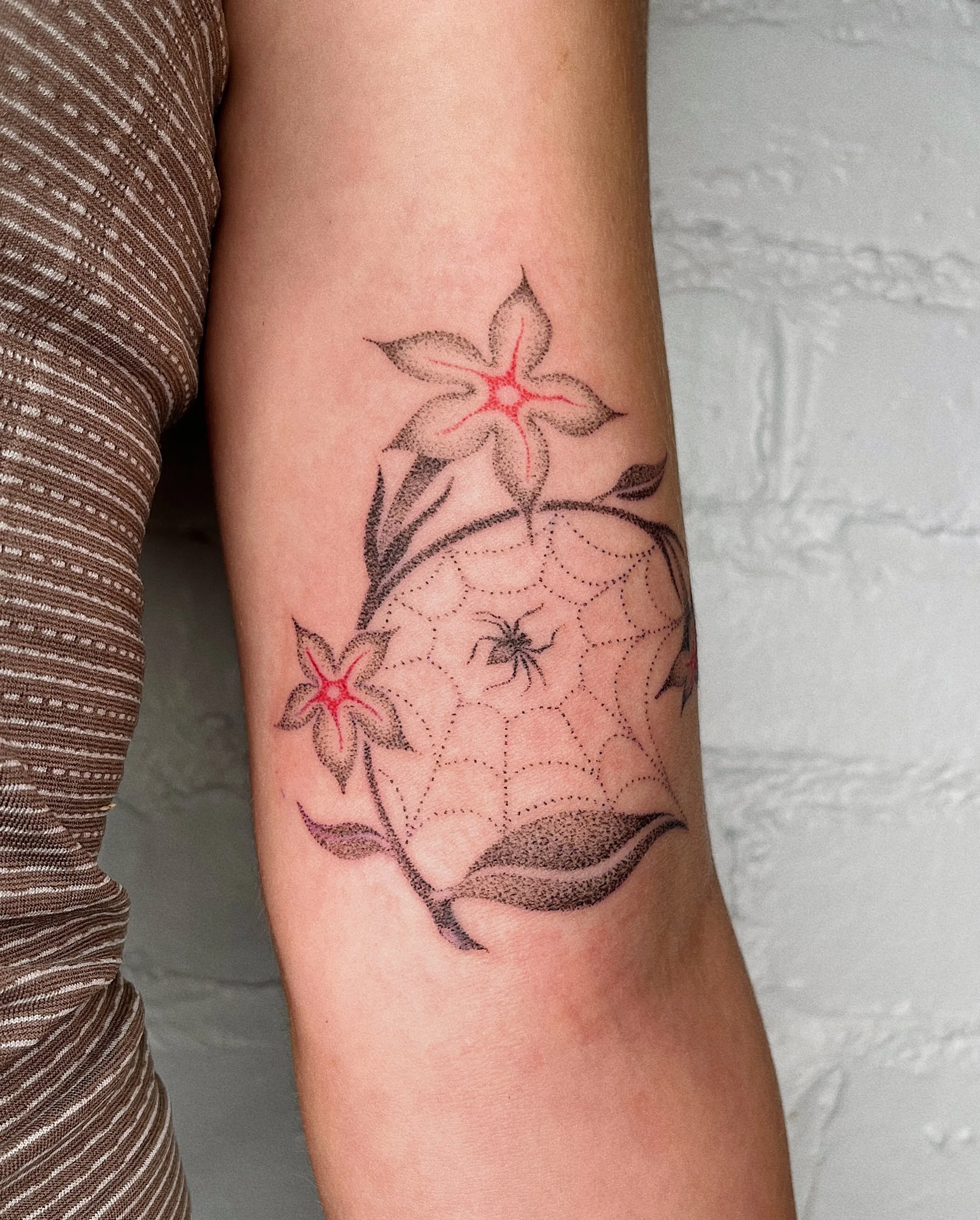 the fairest home i ever knew 🕷️🌛🍂 getting in the halloween spirit with this spiderweb + nightshade ! this design is from last year&rsquo;s fall flash ~ i&rsquo;m working on making the archive more accessible for everyone! get on my email list for 