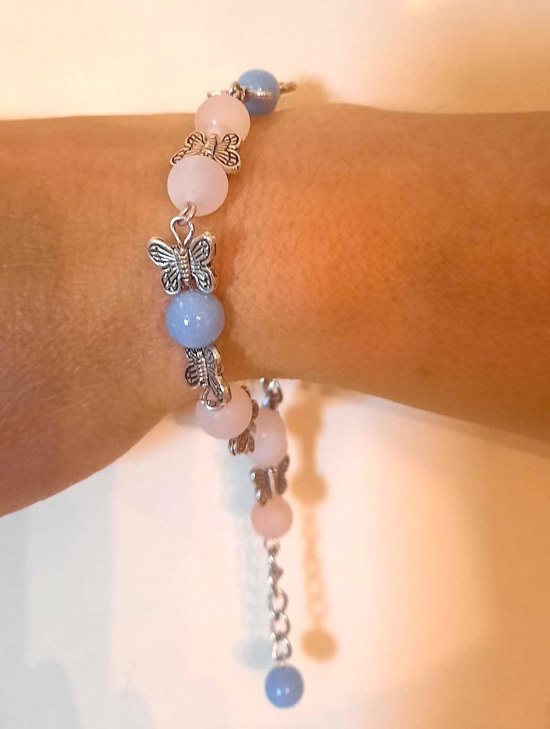 Bracele femme pierre d'angélite et de quartz rose.jpeg