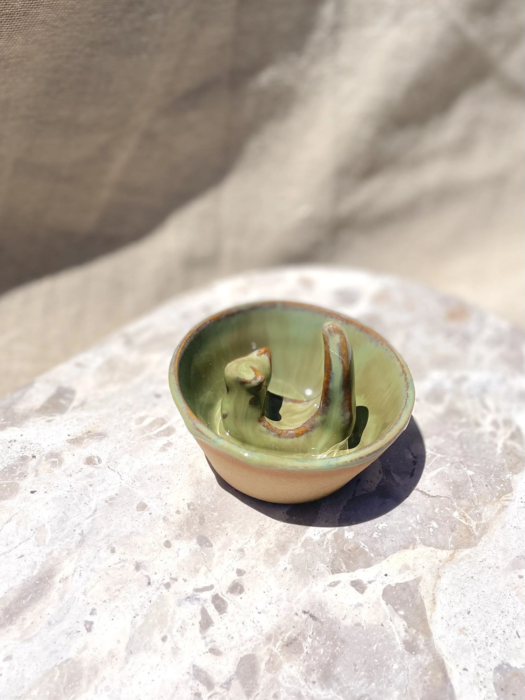 Cat in Bowl Ring Holder