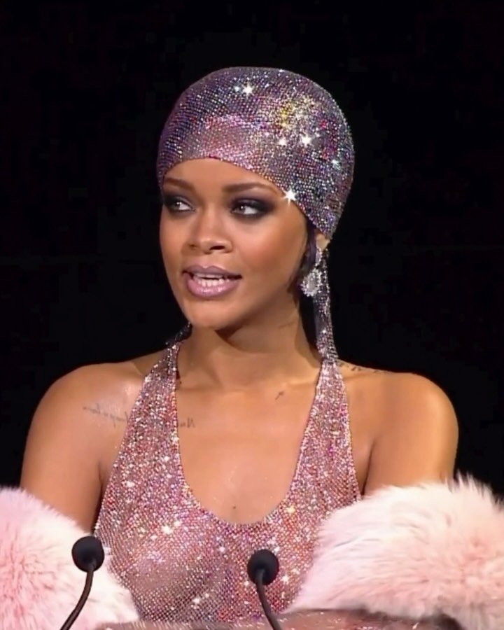 Rihanna Wearing The Iconic &ldquo;Naked Dress&rdquo; At The CFDA Awards, 2014 By Adam Selman. Which Has 216,000 Swarovski Crystals 💎

#Rihanna #AdamSelman #2010s #Television