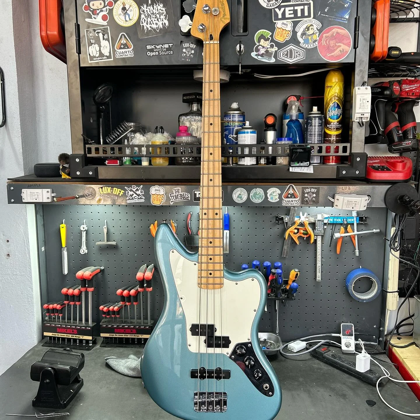 Este bajito 🎸🎸de nuestro compa de @papajammx listo para este sabadito en el @artex.fest. Suena y se ve super bien 🍺🍺