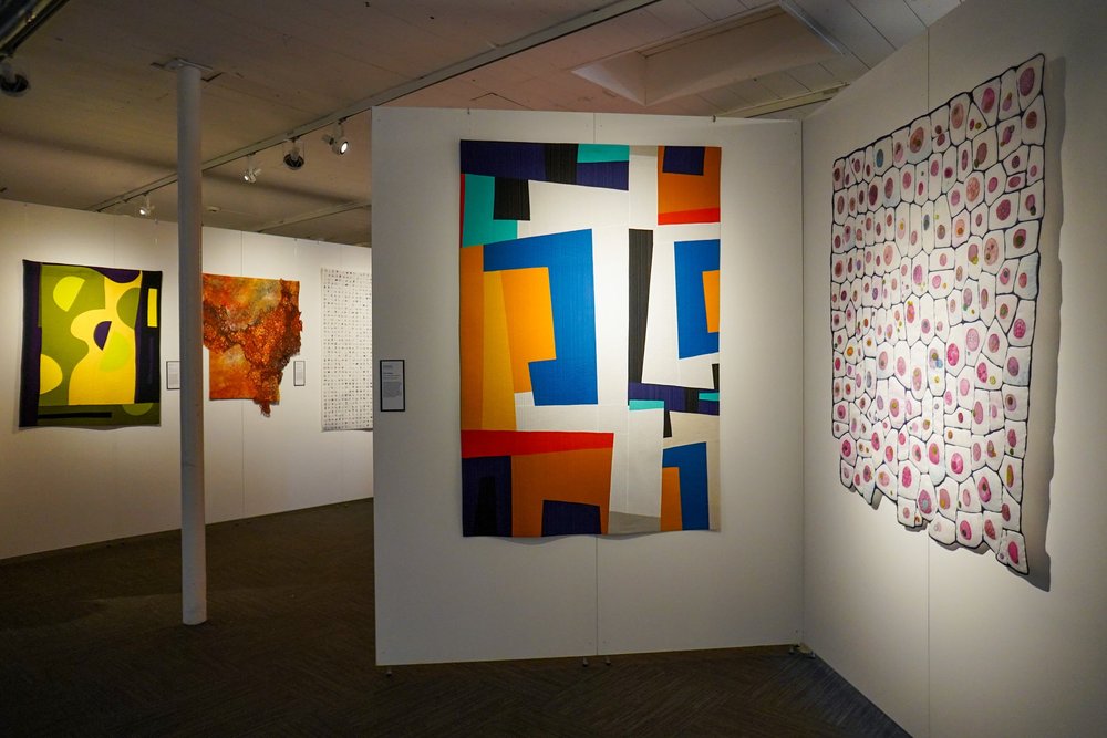 Quilts by Jennifer Fons, Susan Hotchkis, Cécile Trentini, Chriss Johns, and Betty Busby