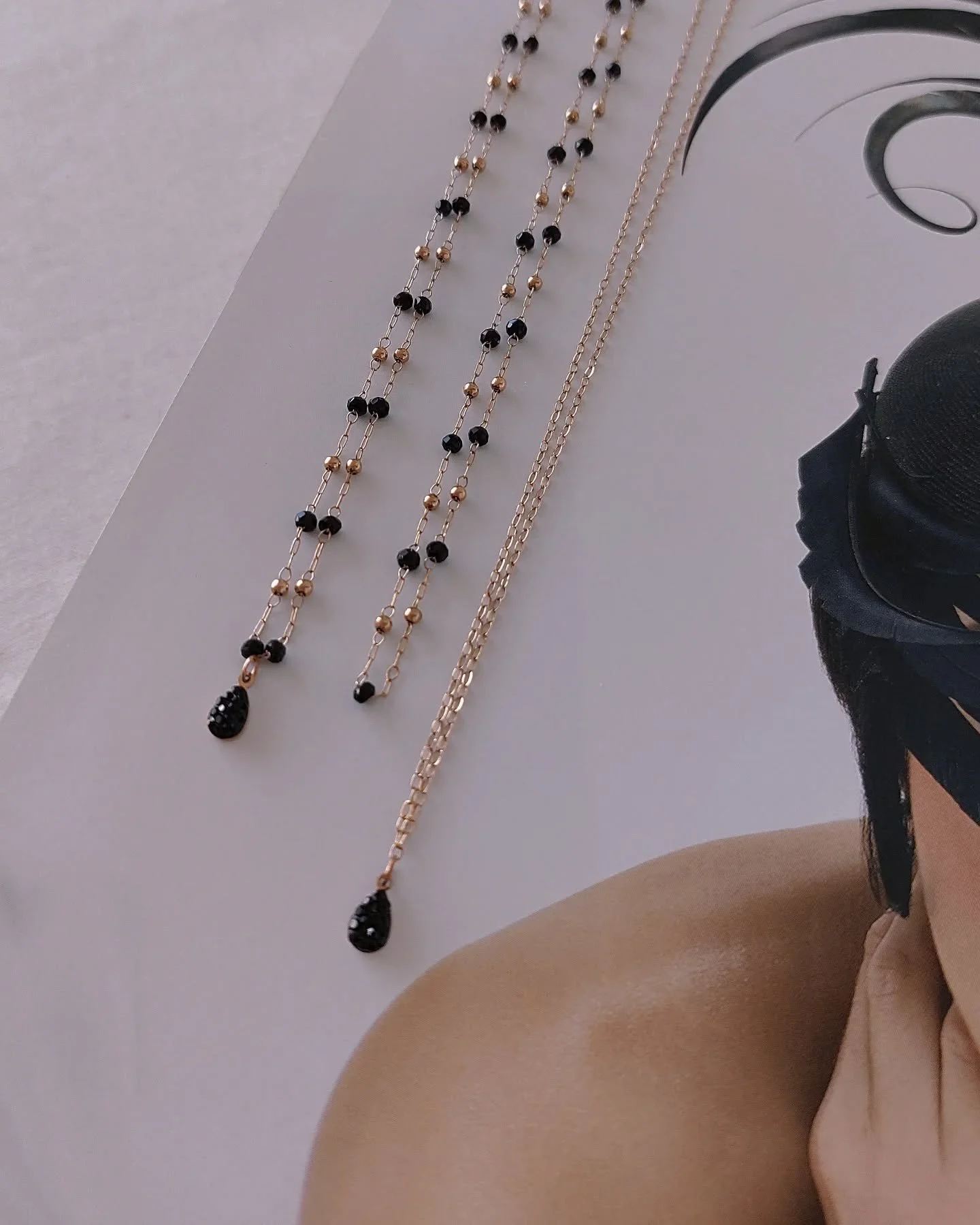 27&euro; ciascuna. Da sola luce discreta. In coppia diventa pi&ugrave; presente &bull;~&bull;♡&bull;~&bull;

♡ Quale metteresti?
___

#blushbijoux #collane #collanaacciaio 
#gioiellidonna #gioielliessenziali