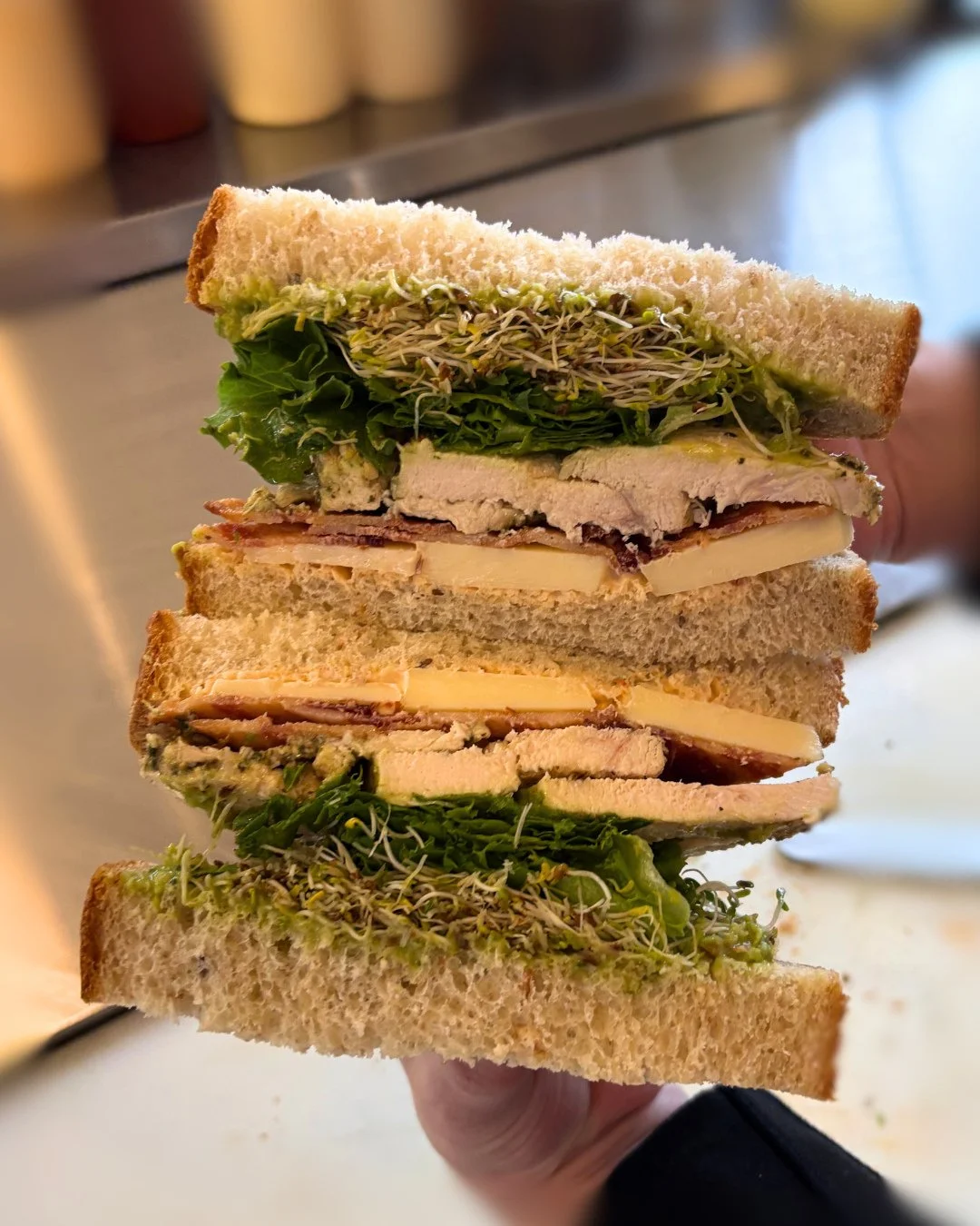 Have any lunch plans? This chicken club is calling your name. ⁠
⁠
#relishmuskoka #muskokalunch #lunch