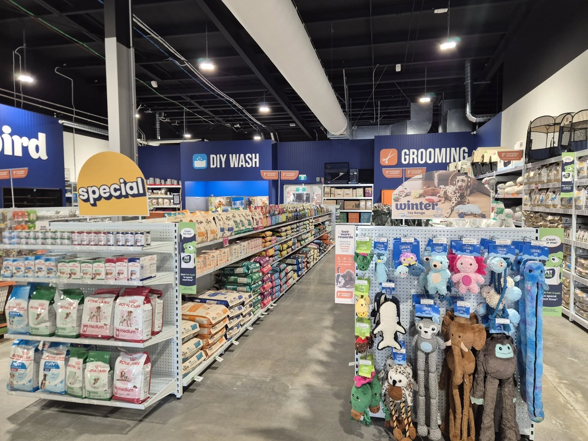 petctock store interior