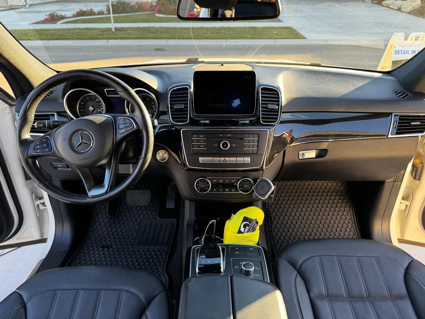 Interior today, ceramic coating tomorrow for this Mercedes!