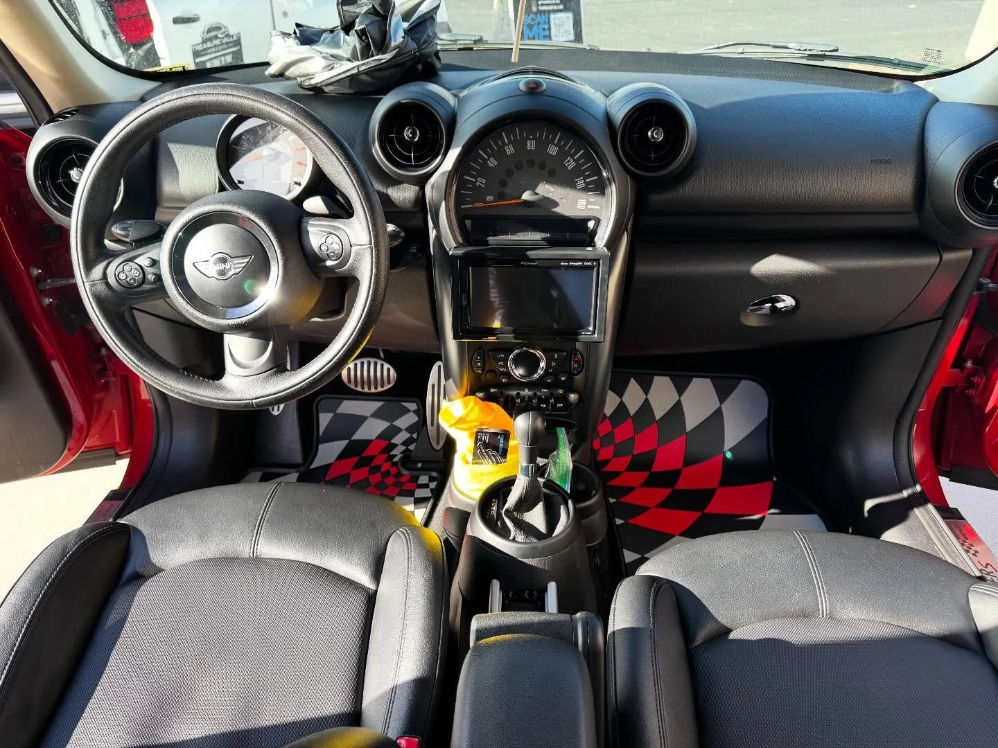 Detail from this last weekend!
Customer is getting ready to sell this Mini and wanted to make sure they maximized what they could get. 
Car came out lookin great 👍