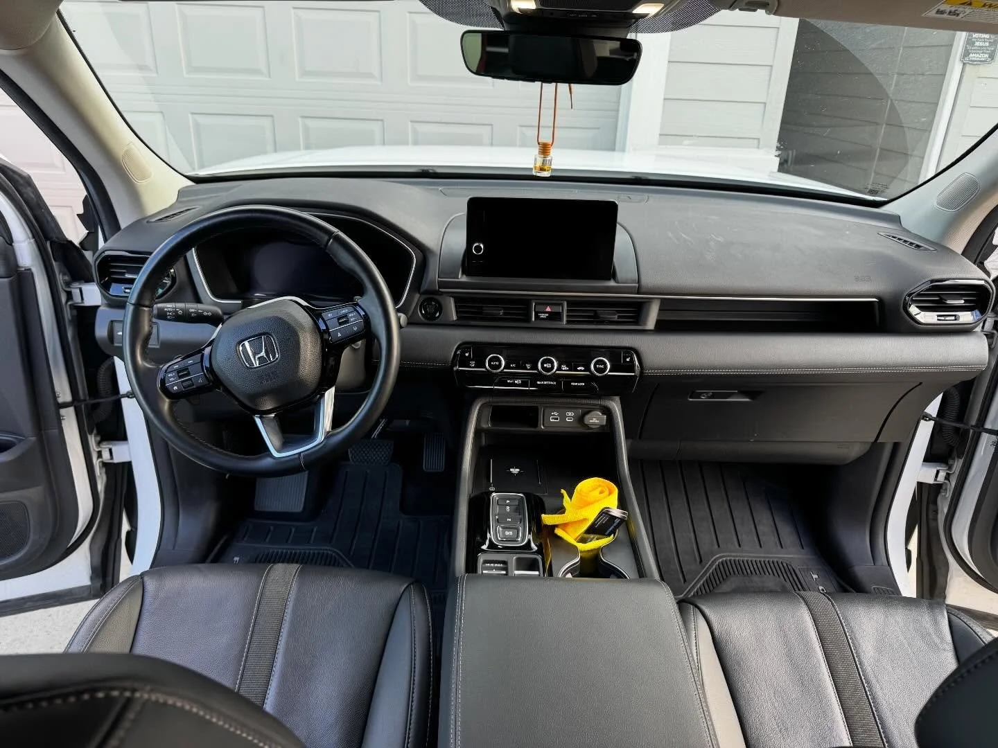 From kid dirty to ✨like new✨!
2/2 details for this family today 👍

We're booking up quick! DM, text, or call to make appointment