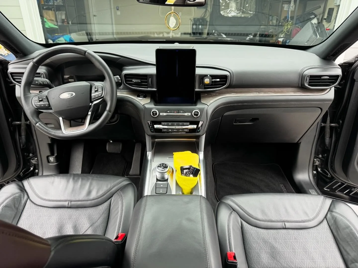 Just because it's cold outside doesn't mean your car can't look ✨like new✨