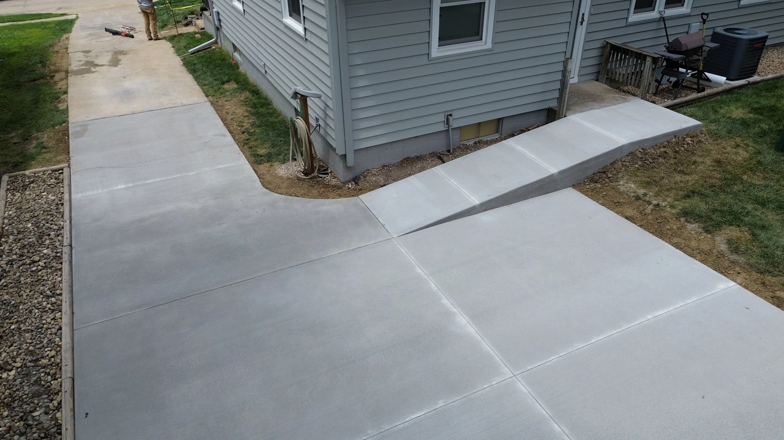 concrete ramp and driveway installation