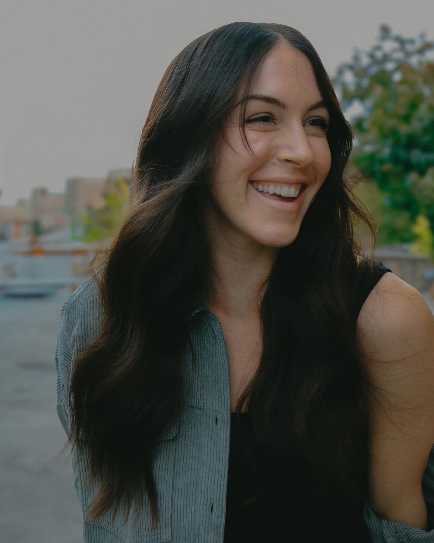I think that smile says it all. 

2 rows of 18s &amp; a rich brunette for the win. ✨

Giving women the hair of their dreams is like&hellip; my favorite thing, ya&rsquo;ll. 

#hairloss #hairoftheday &nbsp;#hairinspo #hairtrends&nbsp;#hairgoals #hairst