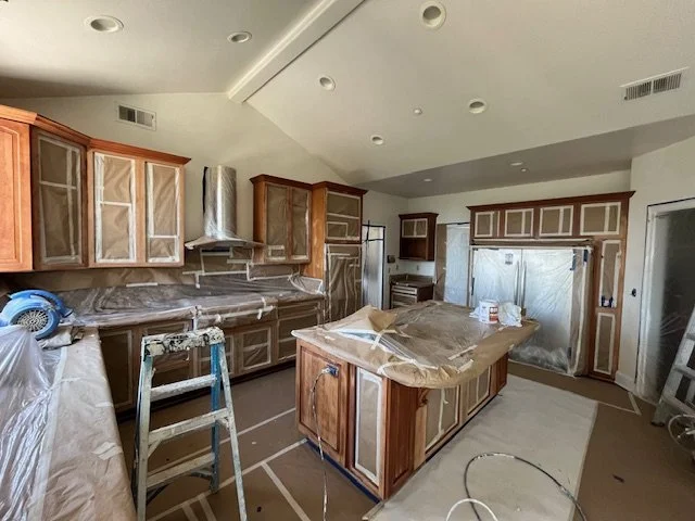 kitchen before 2.jpg