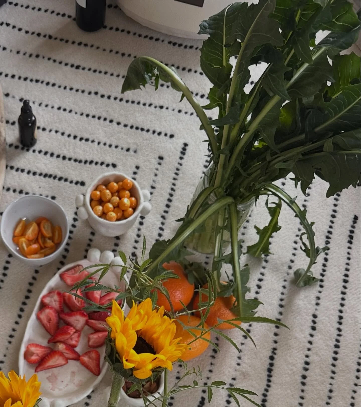 Honoring the full moon energies during our monthly @women_on_the_verge_of gatherings ~  an ongoing series of intimate, in-person gatherings for women over 40 who are in the thick of personal, creative, emotional, and spiritual transformation.

In the