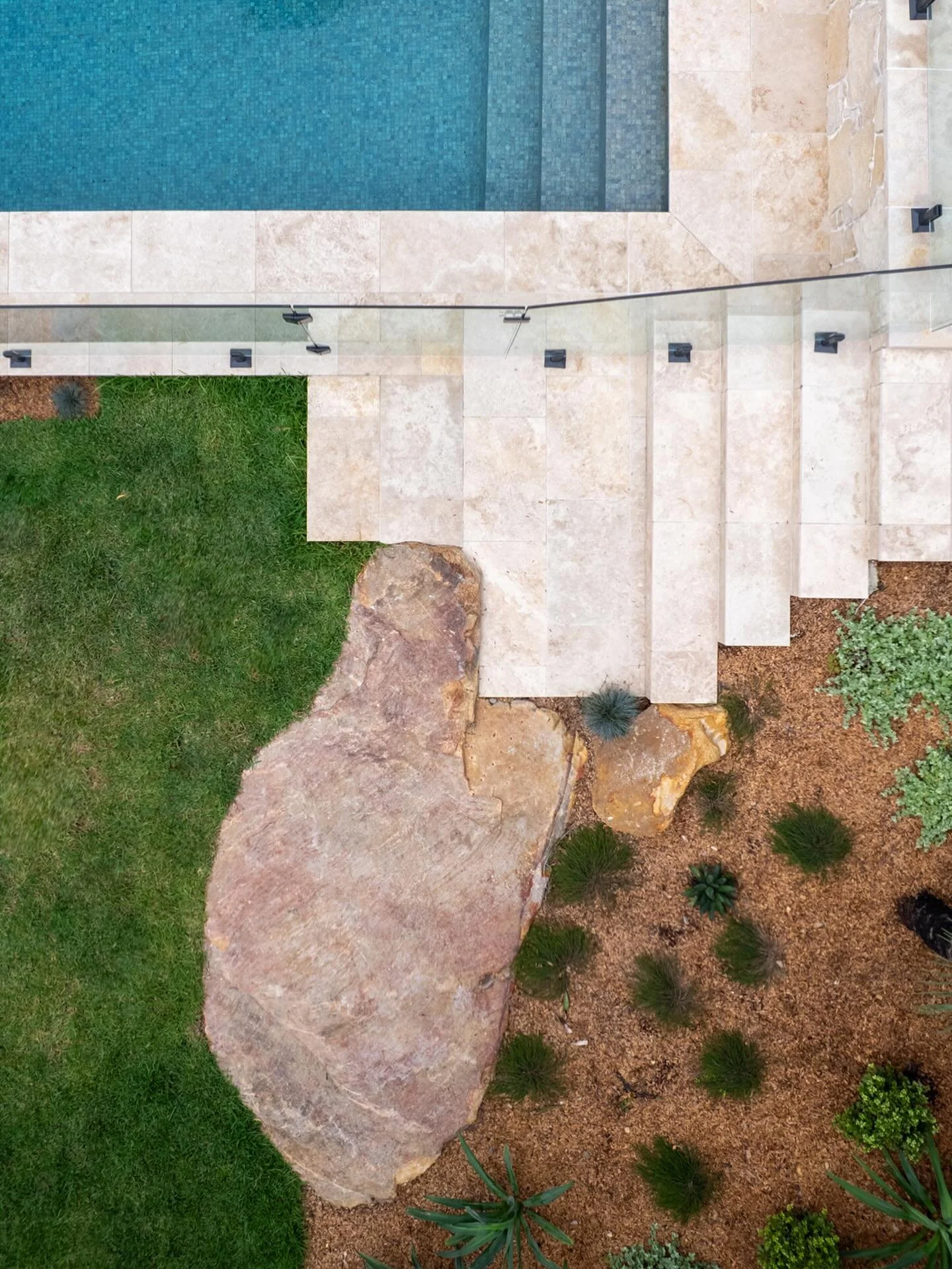 • WYADRA • 
Unreal teaming up with the best in the biz for this spectacular space.
Design @spacelandscapedesigns 
Pool @focuspools 
Glass @ahglassfencing 
Tiles @millerstone_co 
Flora @exotic_nurseries 
Landscaping by 👋🏻
-
-
-
-
-
#poo