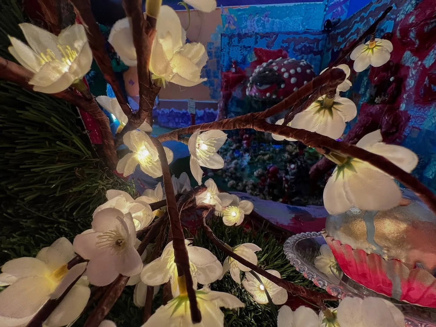 The creatures of the Upside Down Universe are waiting for you. 👀

We kick off another weekend of weird and wild art on Thursday! 

Adventure with us! ⛰️🌀
Thursday - Sunday 12pm - 11pm

🎟️ Tickets available on our website. 
📍 836 E 2nd Street Reno