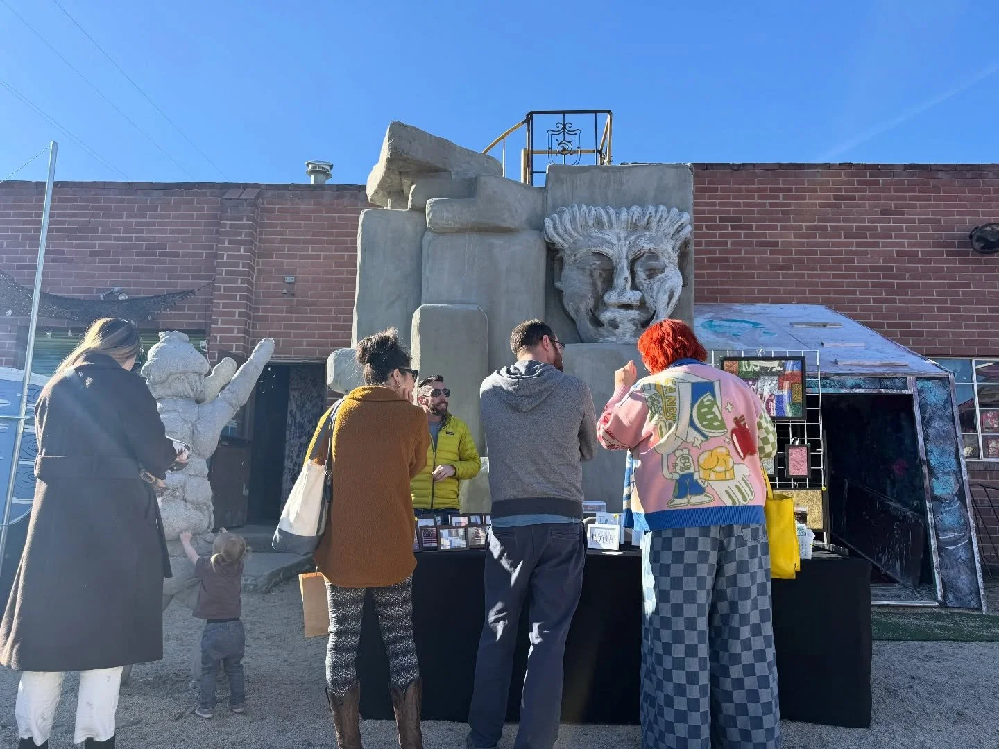 A Christmas Craft is happening right now at @potentialist_workshop! 🔥 Join us until 7pm for amazing makers, crafts, cozy treats and more!