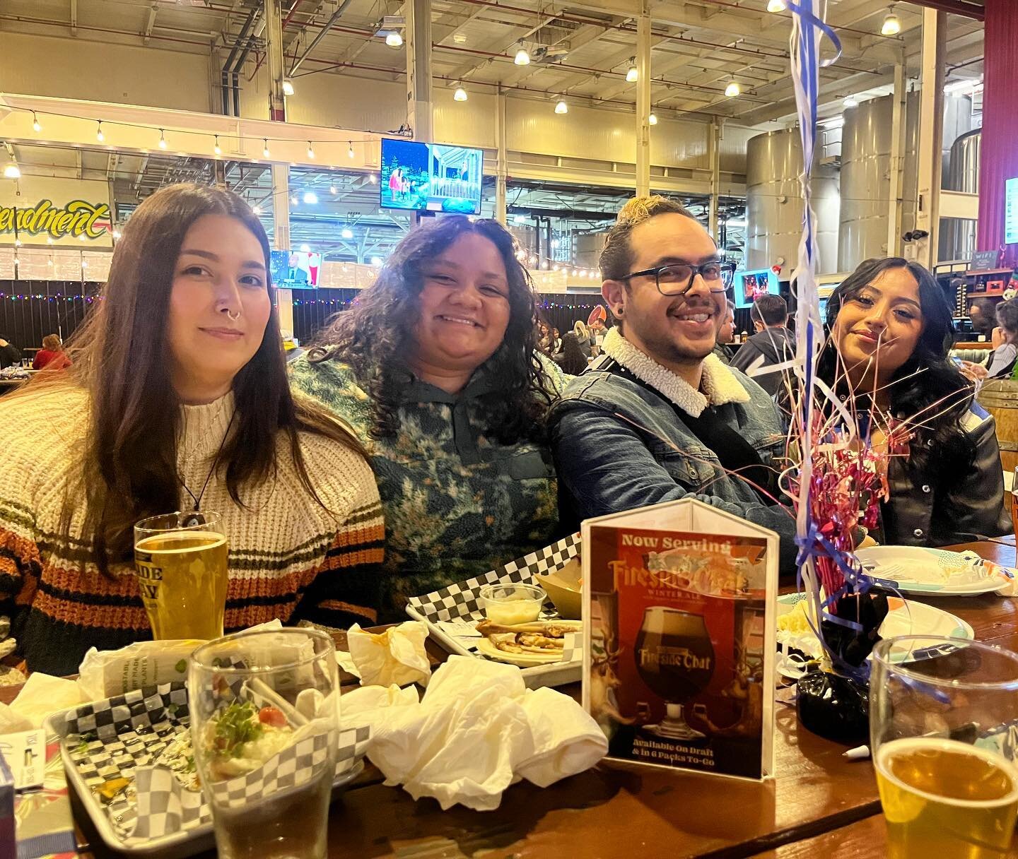 Just a picture with some of the friends 😅 I really like how this one came out! 

#birthday #surprise #hangoutdays #mrjuniorer #surprisebirthday #like #follow #share #bayareaartist