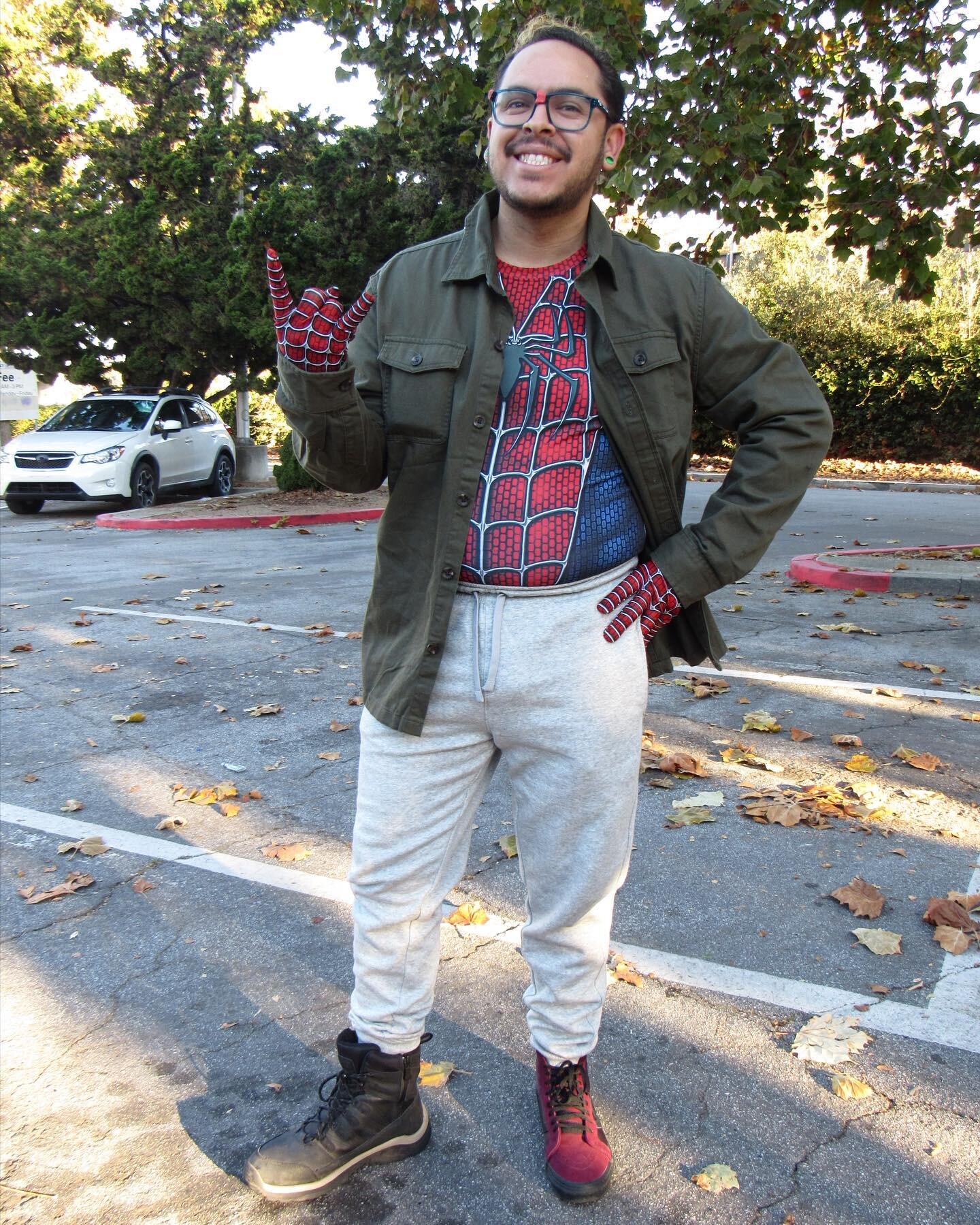 Here&rsquo;s me being a dork in my cosplay of Peter B. Parker. I had to improvise some things, so yes I know the cosplay isn&rsquo;t exact perfect, but I think I did pretty good for a last minute cosplay! It was so comfortable and fun to wear! Had a 