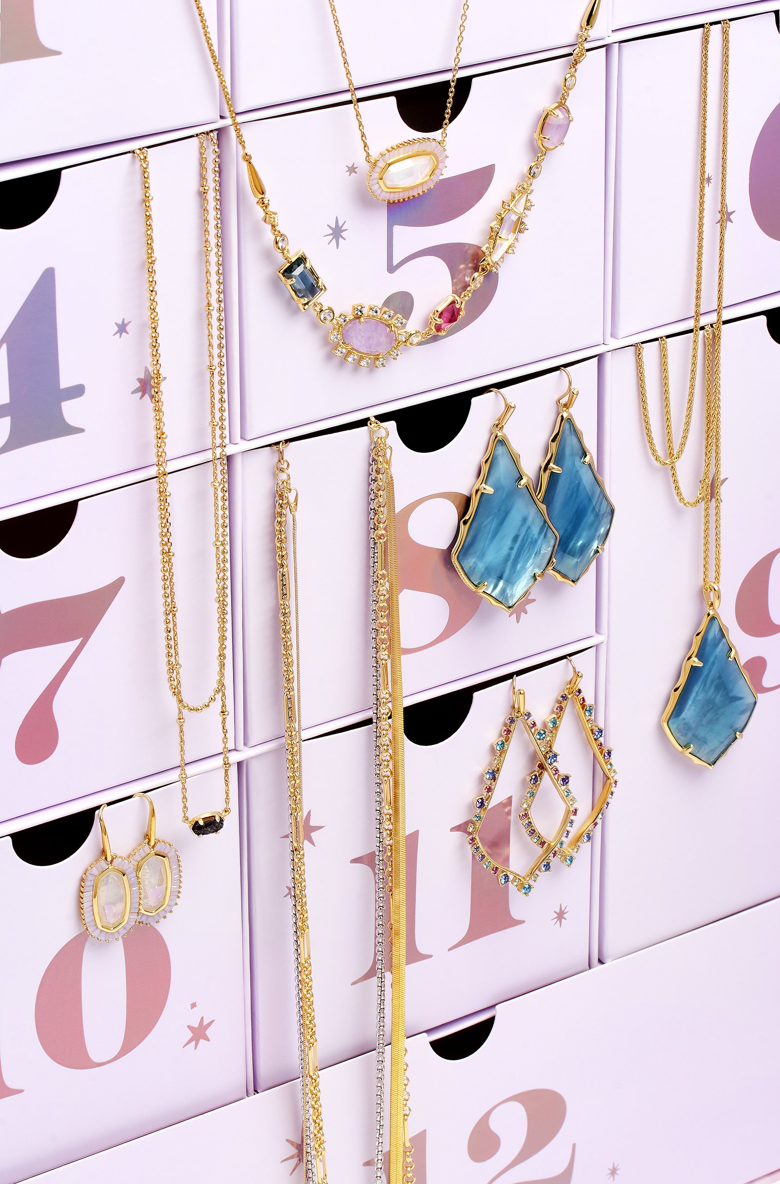 kendra-scott-2021-collectors-box-teaser-001-EDIT.jpg