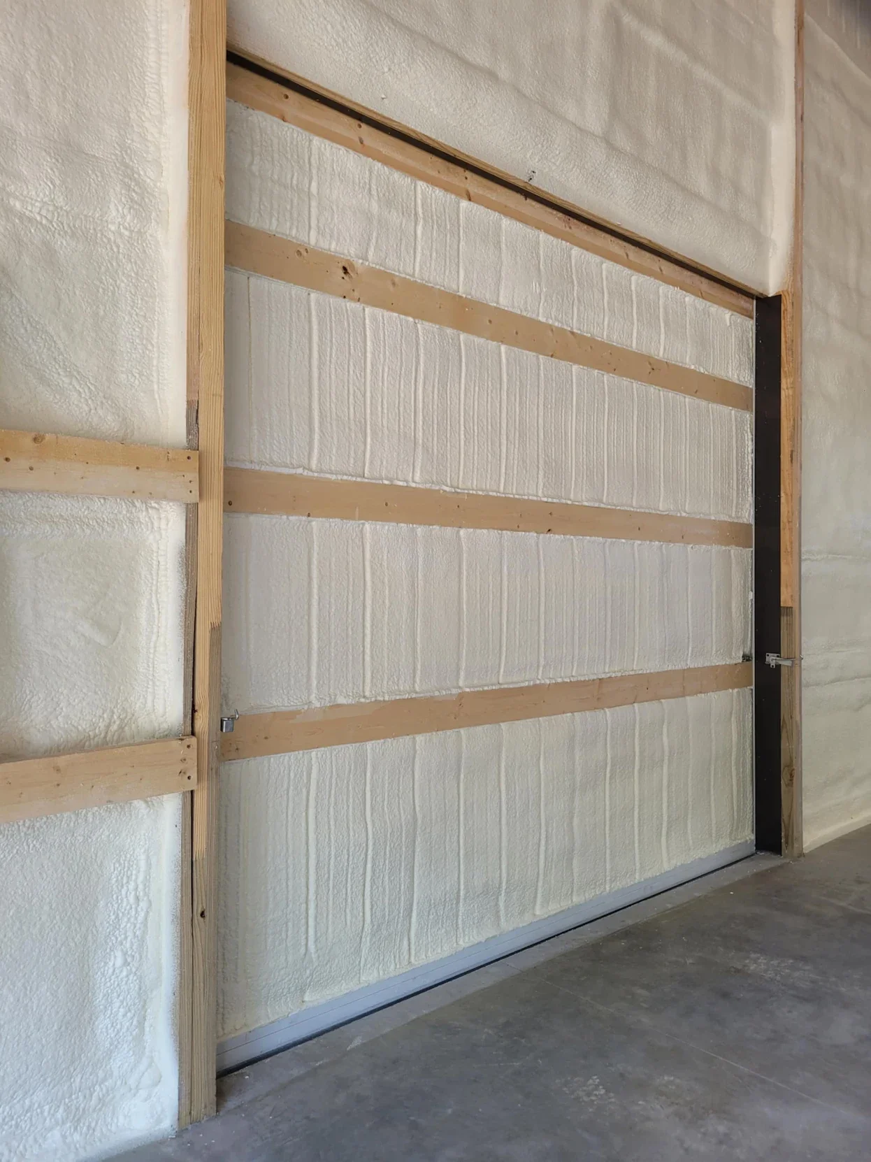 BASE CAMP SPRAY FOAM INSULATION GARAGE DOOR