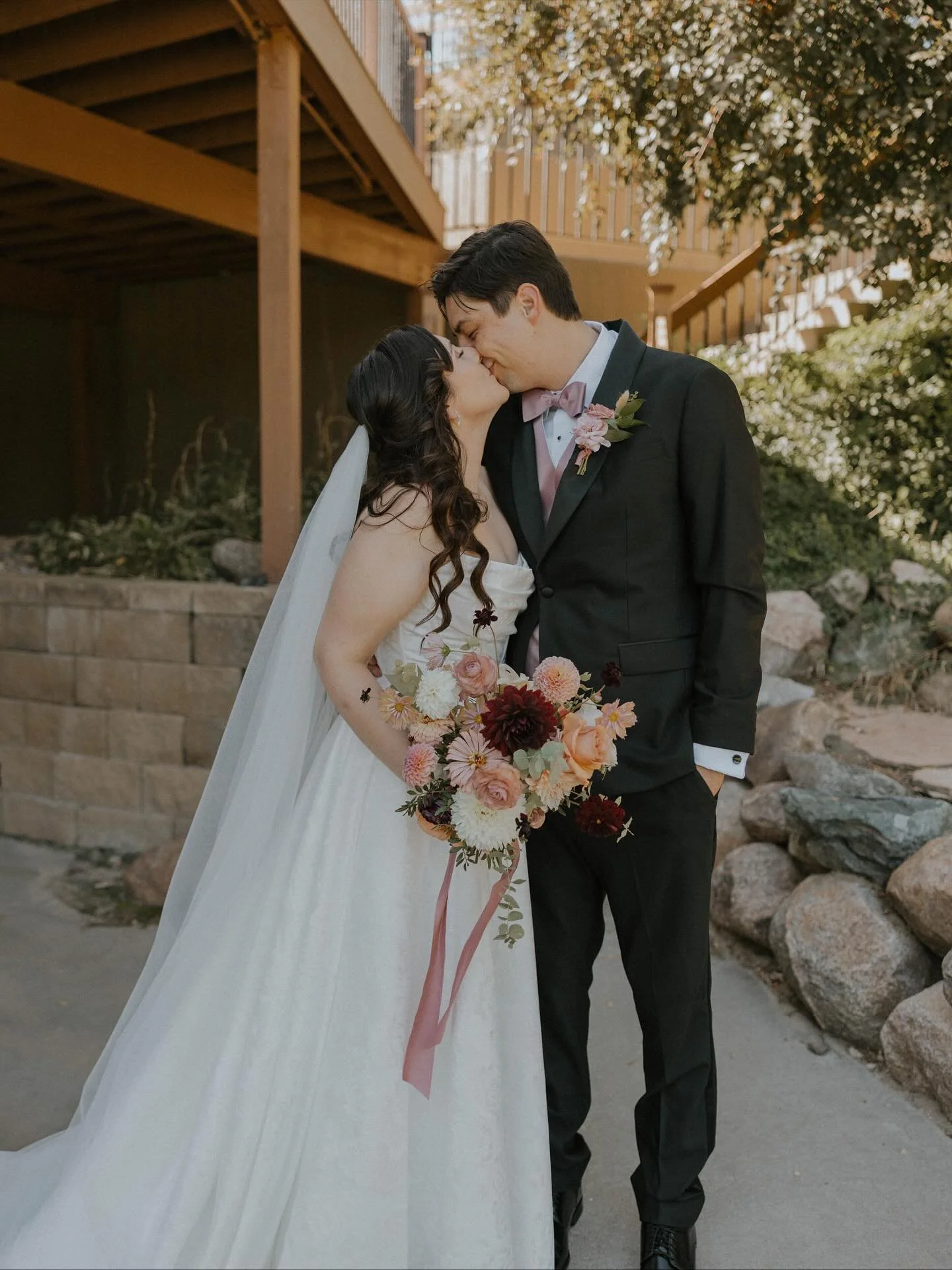 The kind of love that looks like this🥹💞🤍🤎🍂

📸 @mnpphotoss