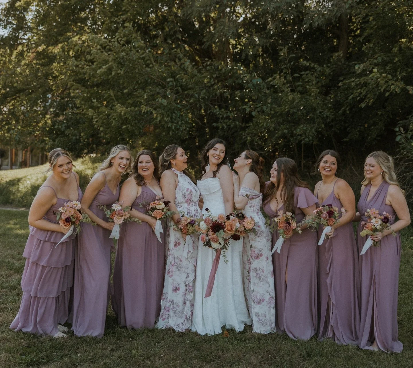 The group chat showed up and so did the flowers💛💍

📸 @mnpphotoss 
Venue: @aviewvenues 

#wedding #weddingflorals #nebraskawedding #omahawedding #fallweddinginspiration