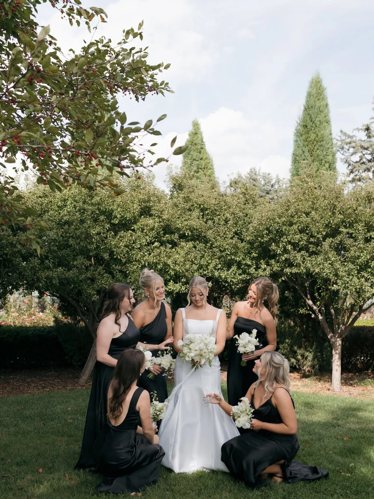 Just the girliessss🤍🕊️💋 

📸 @megandaveyphotography