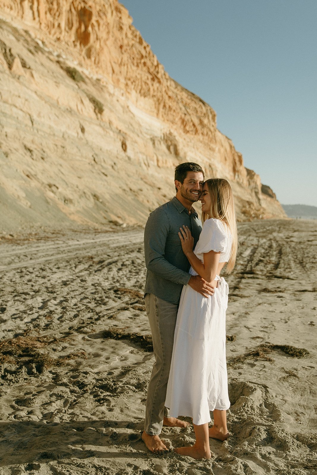 San-Diego-Engagement-Photos-at-Sunset-Cliffs-during-Sunset