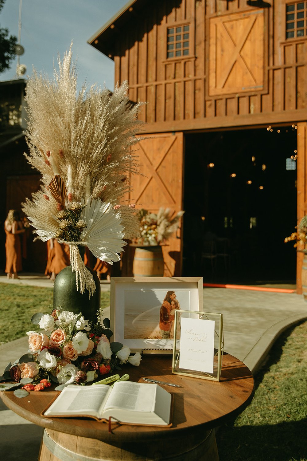 Hannah-and-Kellen’s-Outdoor-Fall-Wedding-Details