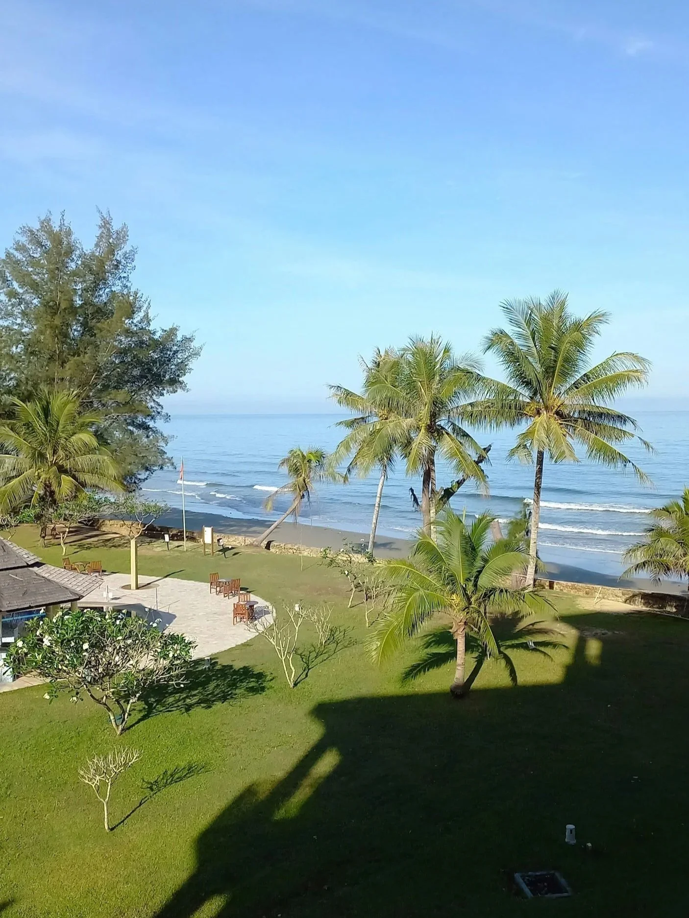 Relaxing beach front where individual private retreats by somi therapy.