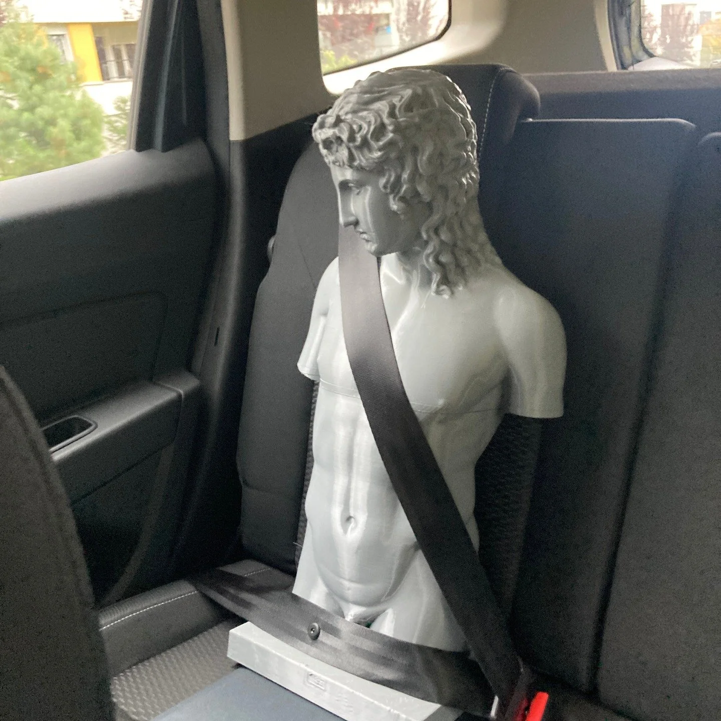 Kad ti zatreba nepomičan statista.