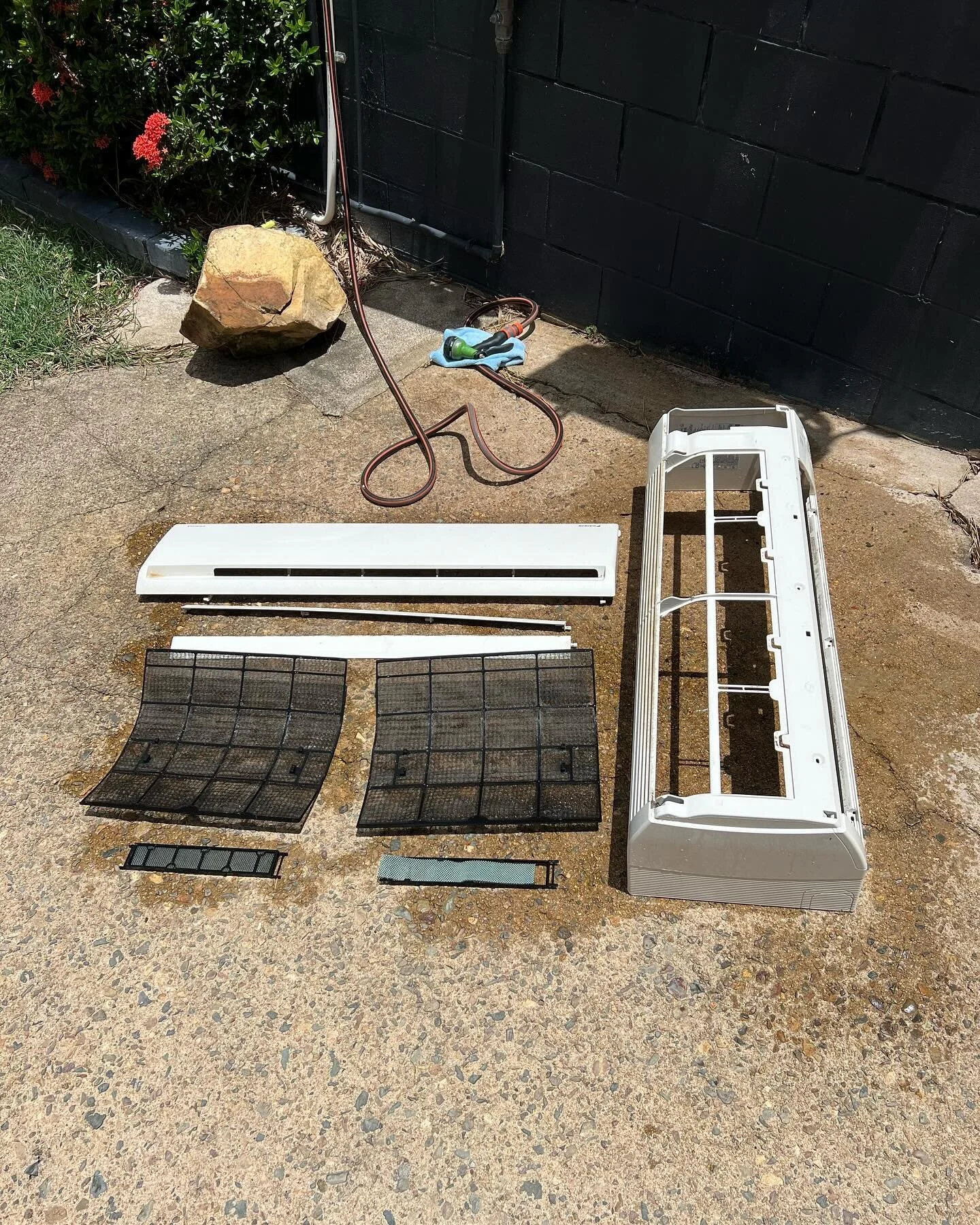 In order to do a thorough clean of the A/C unit we remove all plastic covers + wind vanes. This ensures we can get complete access to those hard to reach places.
