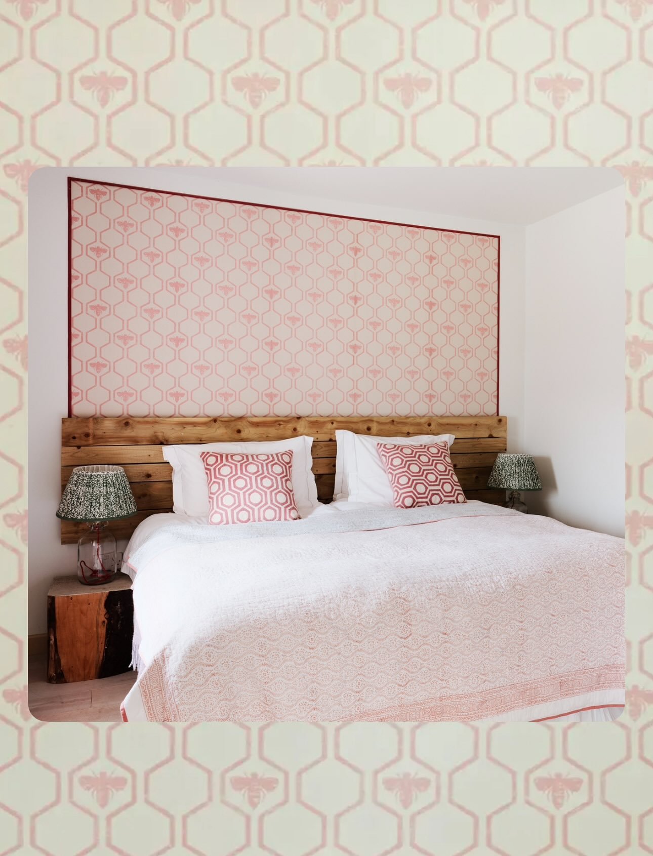 Our pretty Honey Bee bedroom is on the ground floor and can be either arranged as a Twin or a King Size double.  The headboard is Barneby Gates Honey Bee Wallpaper creating a soft pink hue echoing the roses outside the window. @barnebygates