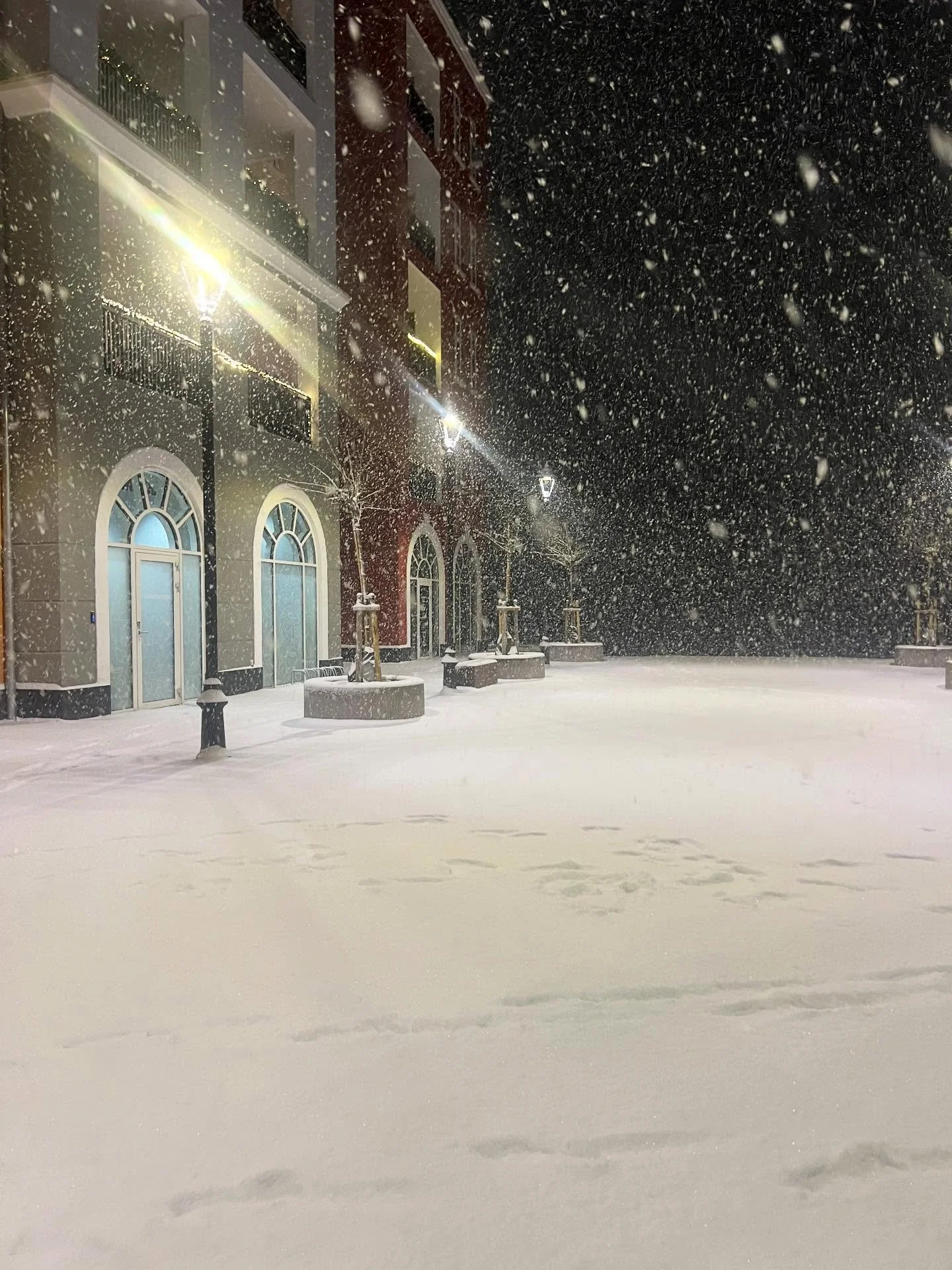 VI ER TILBAGE IGEN &amp; FARVEL TIL VORES TATAR ❤️

I morgen &aring;bner vi d&oslash;rene efter en kort ferie. 
Vi har b&aring;de lavet en ny s&aelig;sonmenu til jer, samt lavet et par &aelig;ndringer i vores frokost-og aftenretter. 
Vores tatar er b