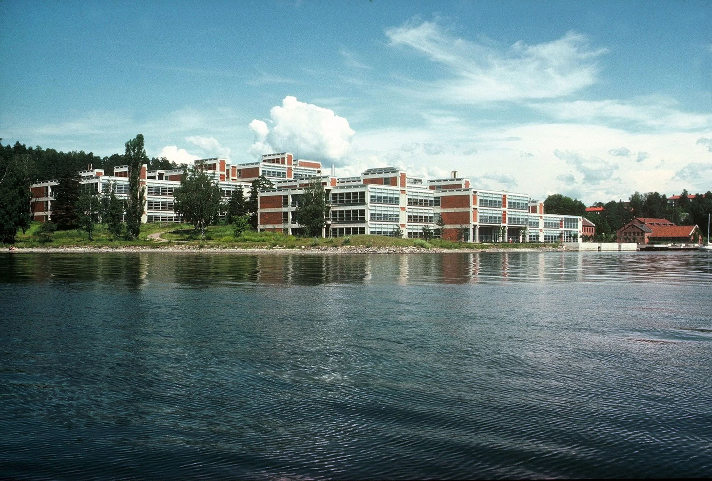 VERITAS I, Høvik 1976