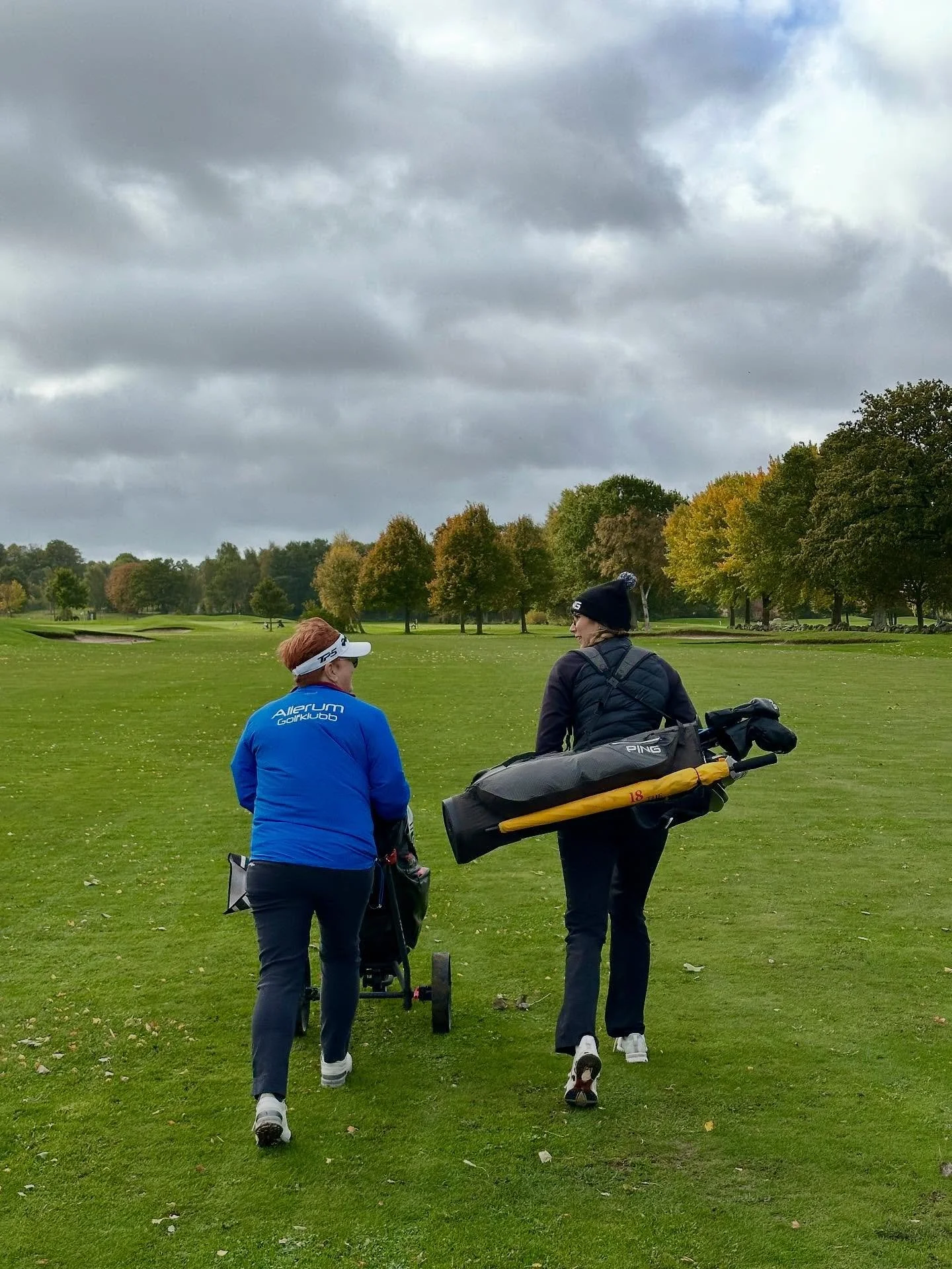 I härligt höstväder genomfördes i lördags ännu en lyckad aktivitet i @golfklivet.se - tack till er tjejer som var med! 
Träning, fika och 9 hål scramble på Parkbanan stod på schemat. 
Är du ny