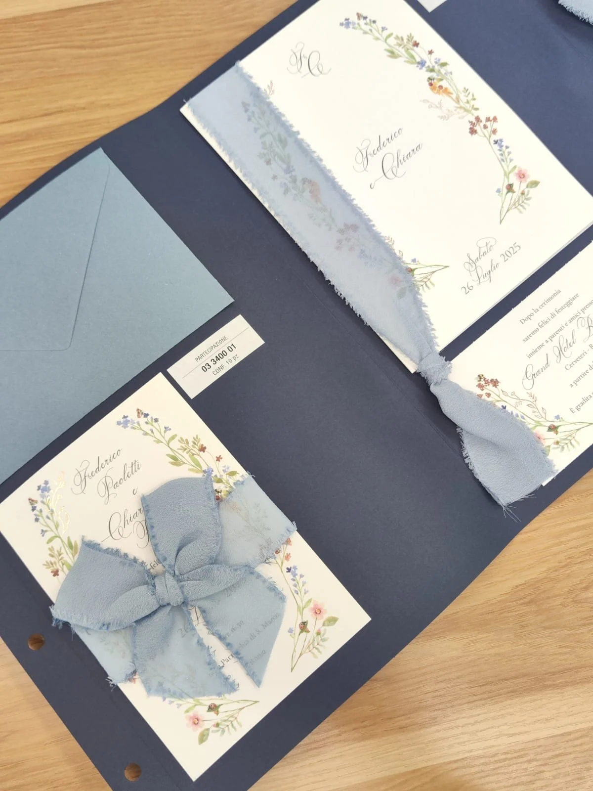 CATALOGO PARTECIPAZIONI 💌 e non solo... 😏

Tantissime idee per personalizzare al 100% il vostro MATRIMONIO 💞
- INVITO
- MENU'
- SEGNAPOSTO
- TAG SCINTILLE
- PORTA MATITA
- LIBRETTI
- VENTAGLIO
- CONO
- ASTUCCIO
- SCATOLINA
- BORSINA
- STICKERS 
- 