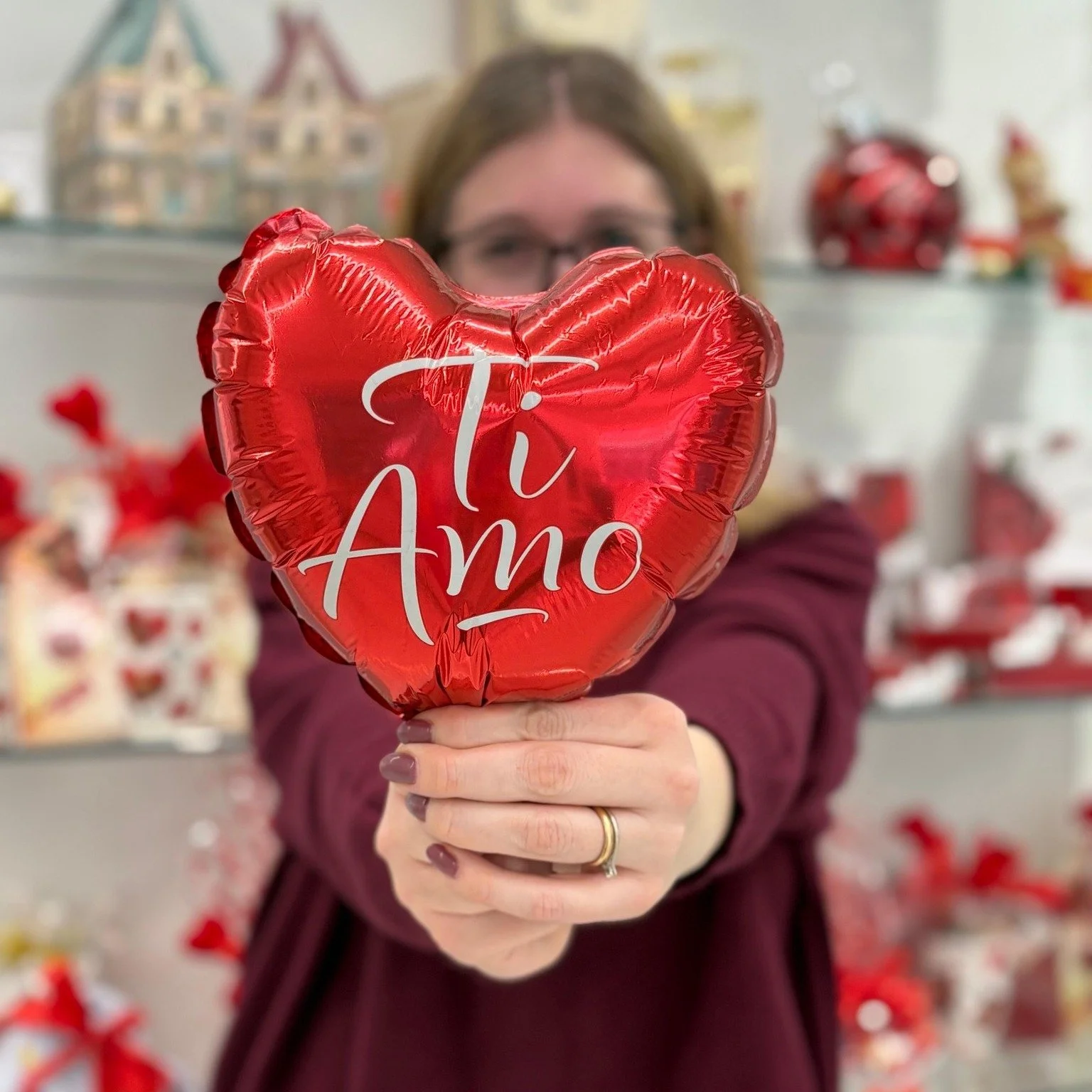 L&rsquo;amore non ha una sola forma.
&Egrave; negli abbracci, nelle amicizie, nei sorrisi condivisi&hellip;
Oggi celebriamo chi si vuole bene, in ogni modo 💕