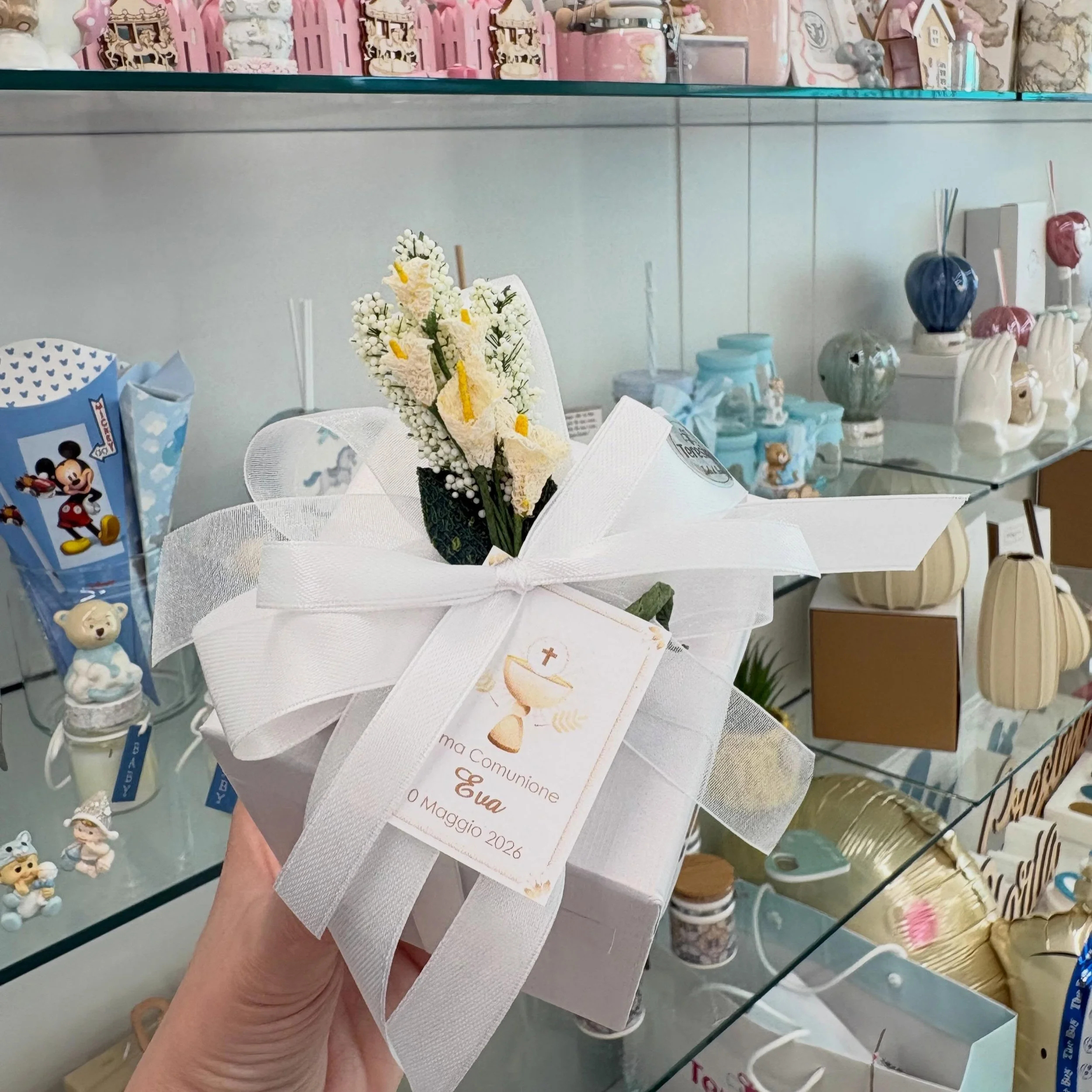 Prima Comunione Eva 🎀

Per lei ho confezionato delle sfere in vetro con luce LED con il simbolo del calice ✨